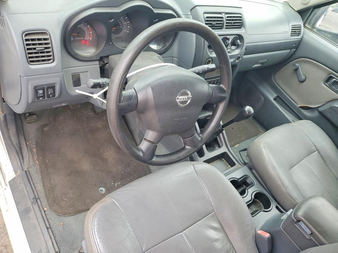 2002 Nissan Frontier Standard White vin: 1N6DD26S52C336526