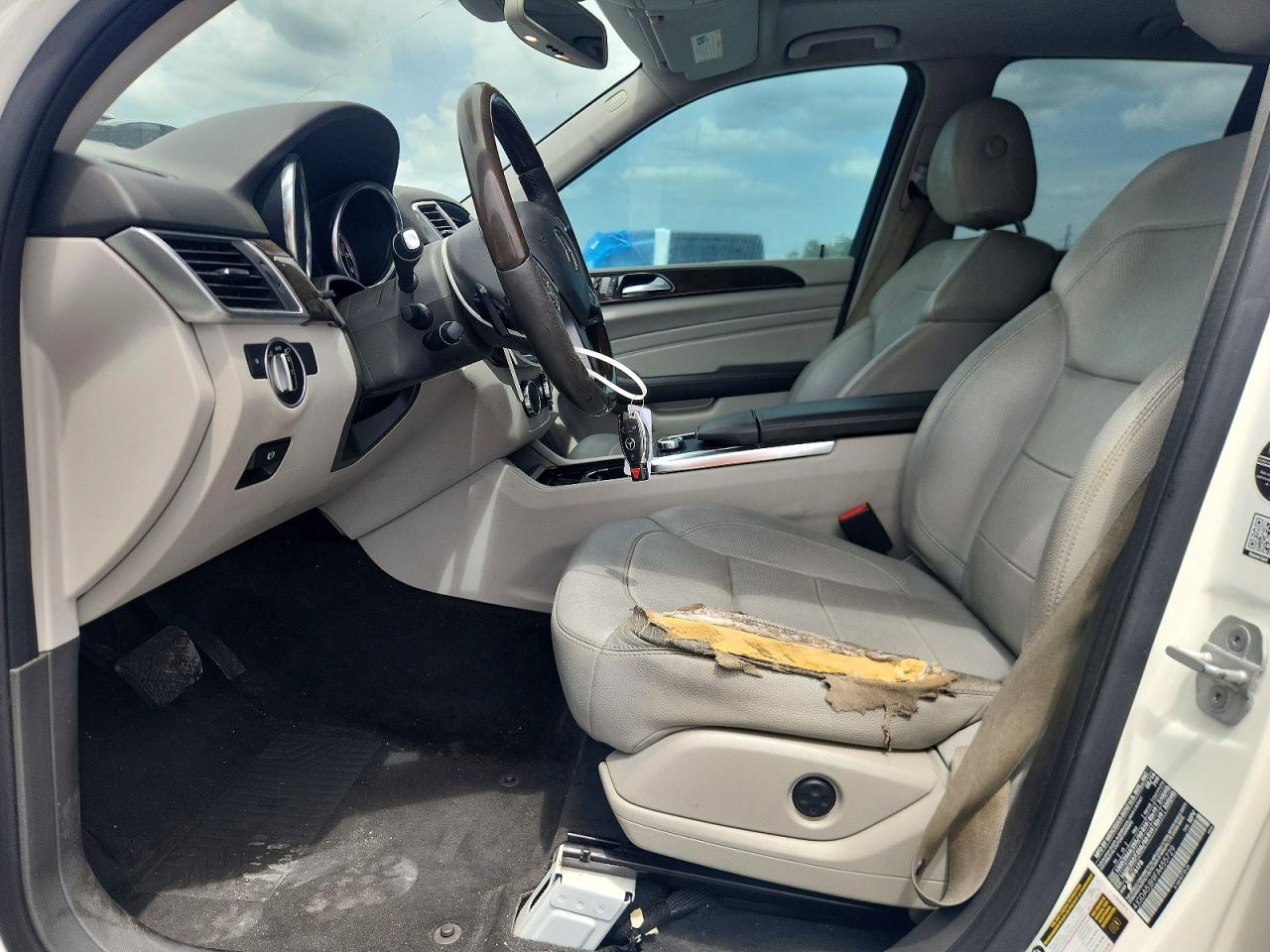 2015 Mercedes-benz Ml 350 White vin: 4JGDA5JB9FA455729