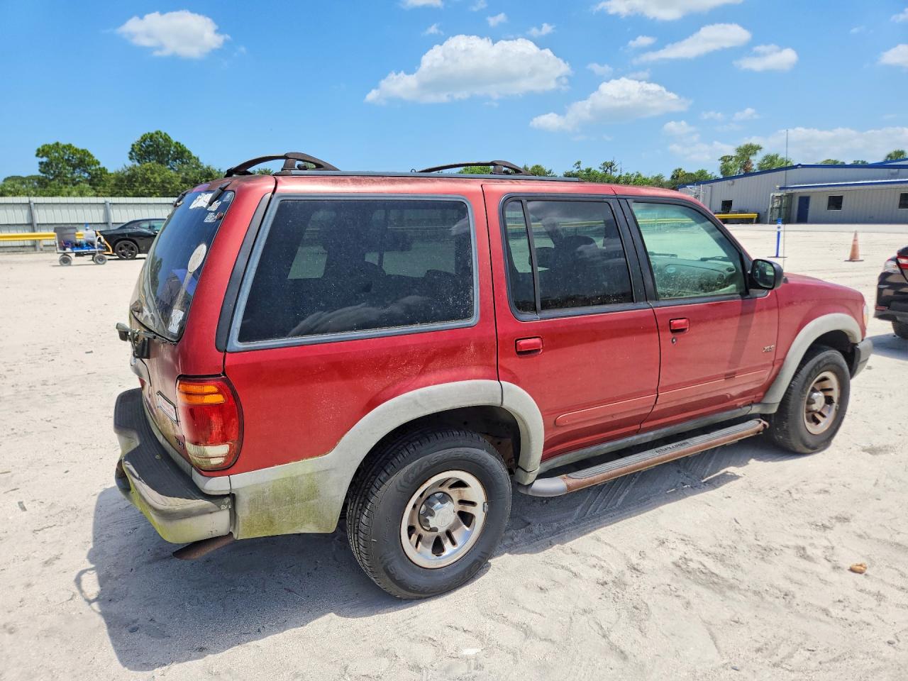 2001 Ford Explorer Xls Red vin: 1FMZU62E51ZA36072