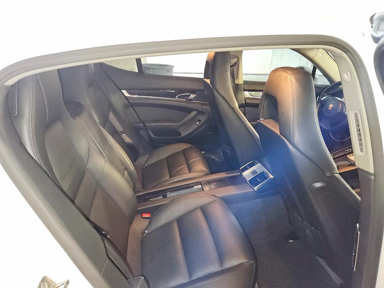2014 Porsche Panamera 2 White vin: WP0AA2A76EL007467
