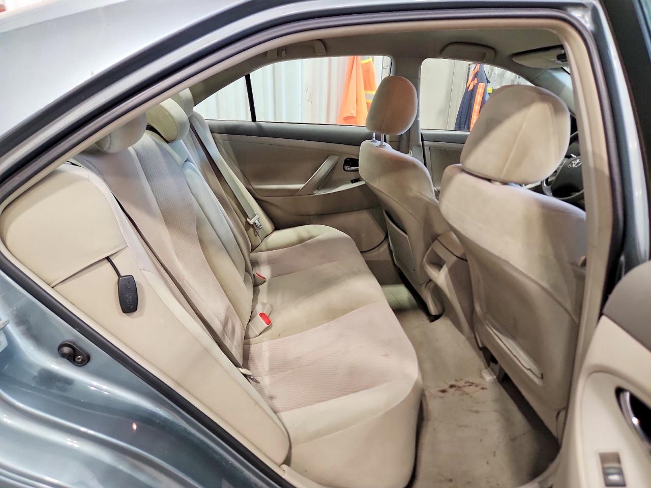 2011 Toyota Camry Le Green vin: 4T4BF3EK4BR114664
