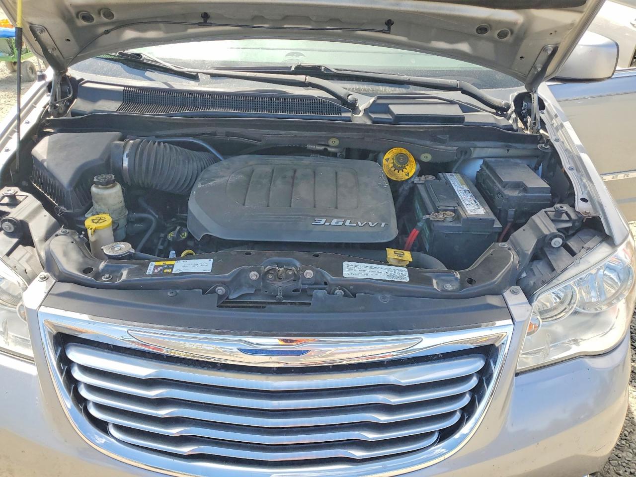 2015 Chrysler Town & Country Touring Silver vin: 2C4RC1BG2FR617560