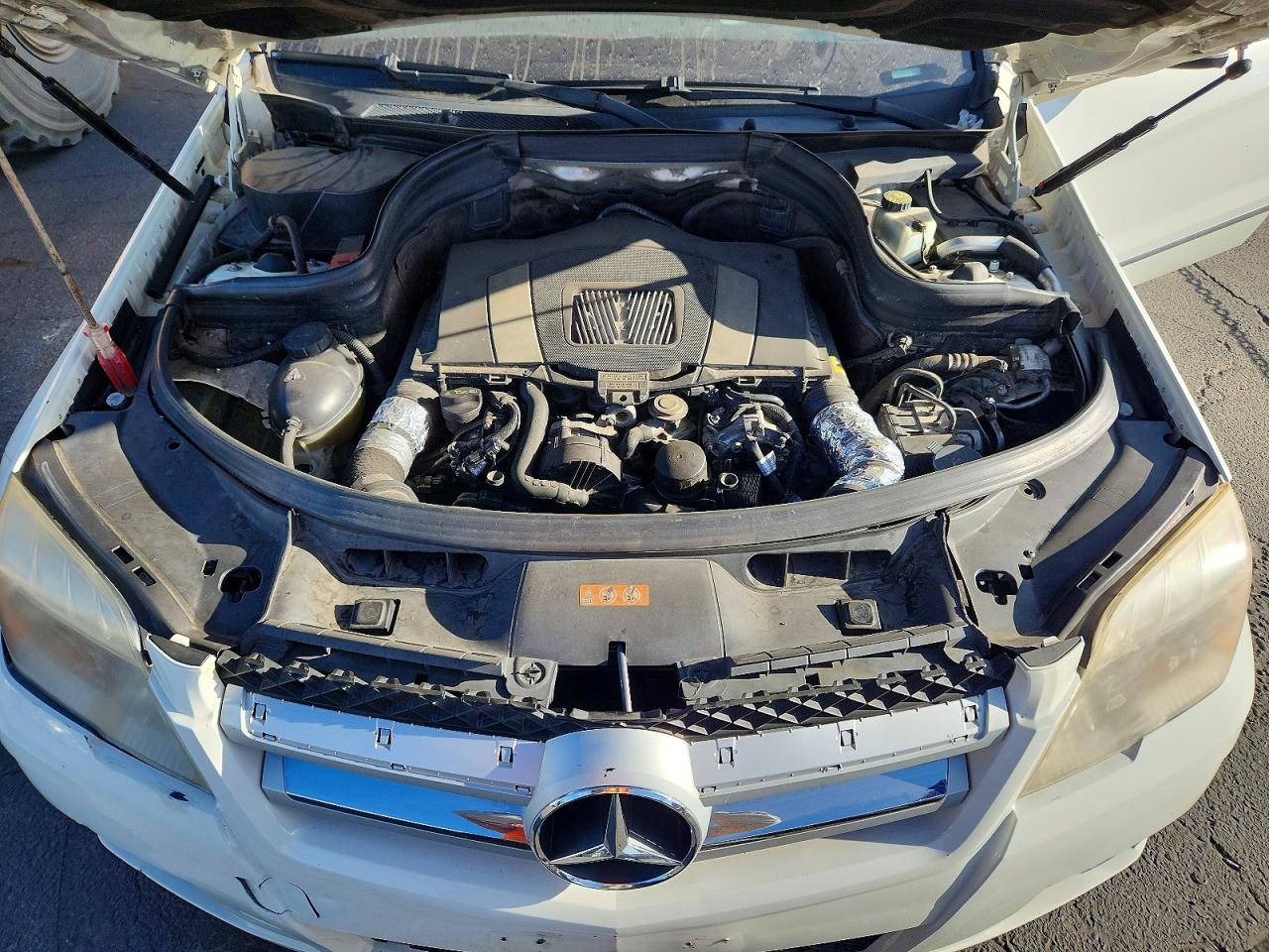 2010 Mercedes-benz Glk 350 White vin: WDCGG5GB6AF508657