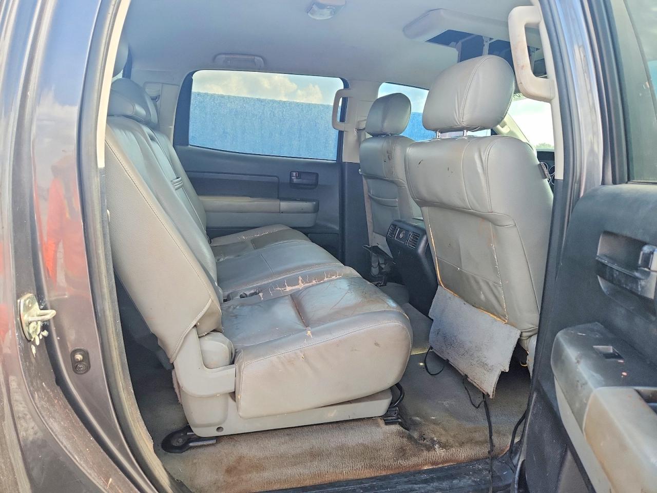 2011 Toyota Tundra Crewmax Sr5 Серый vin: 5TFEY5F14BX114301