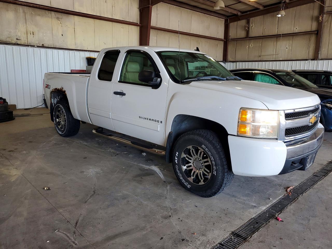 2007 Chevrolet Silverado K1500 Белый vin: 1GCEK19067Z611990