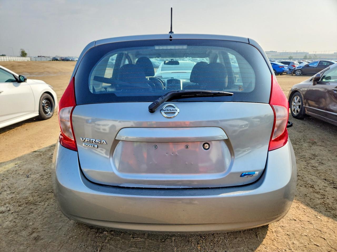 2015 Nissan Versa Note S Серебряный vin: 3N1CE2CP6FL356793