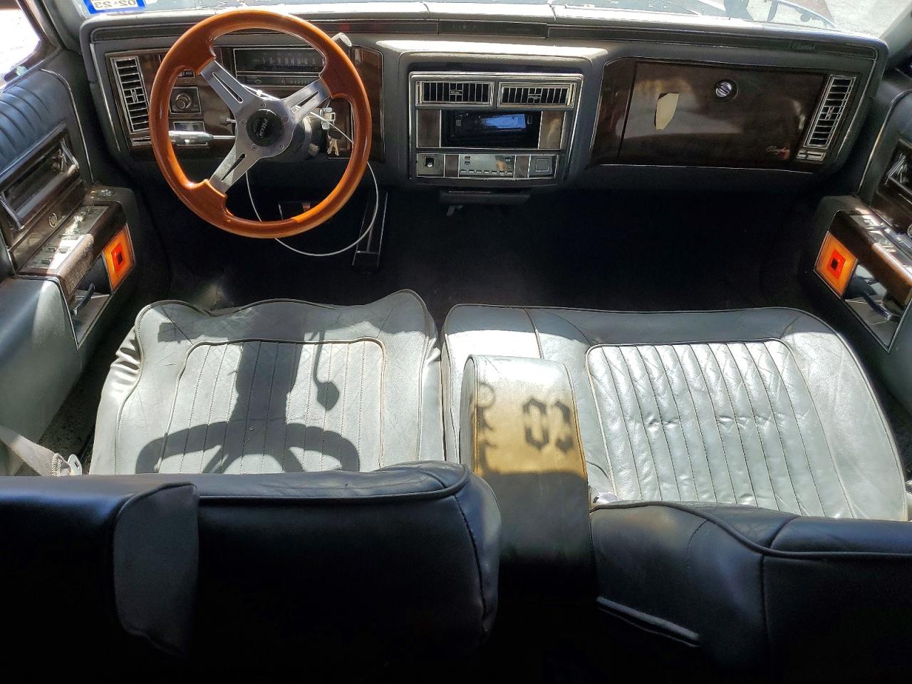 1989 Cadillac Brougham Gray vin: 1G6DW51Y7KR707034