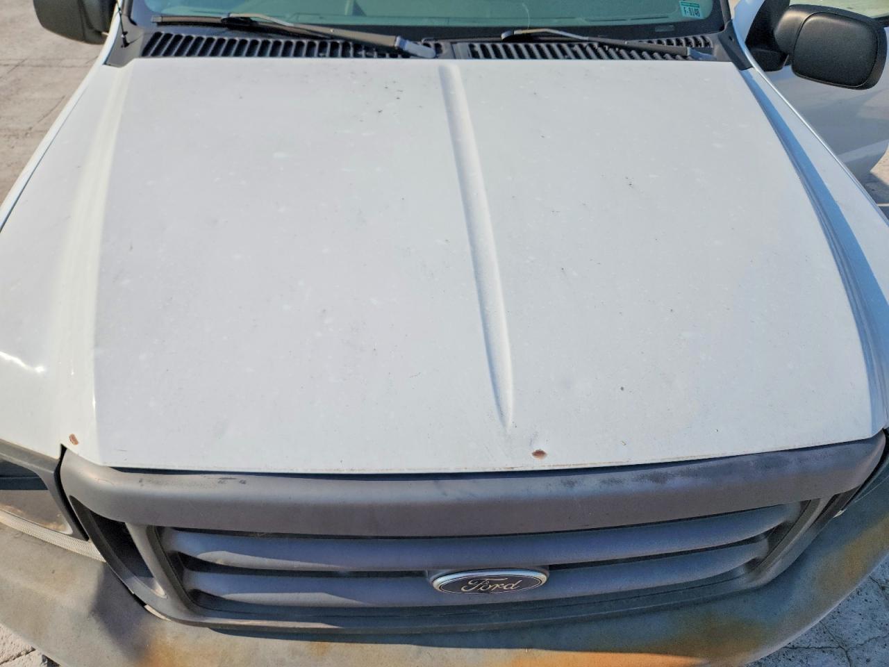 2004 Ford F250 Super Duty White vin: 1FTNF20L04EC25800