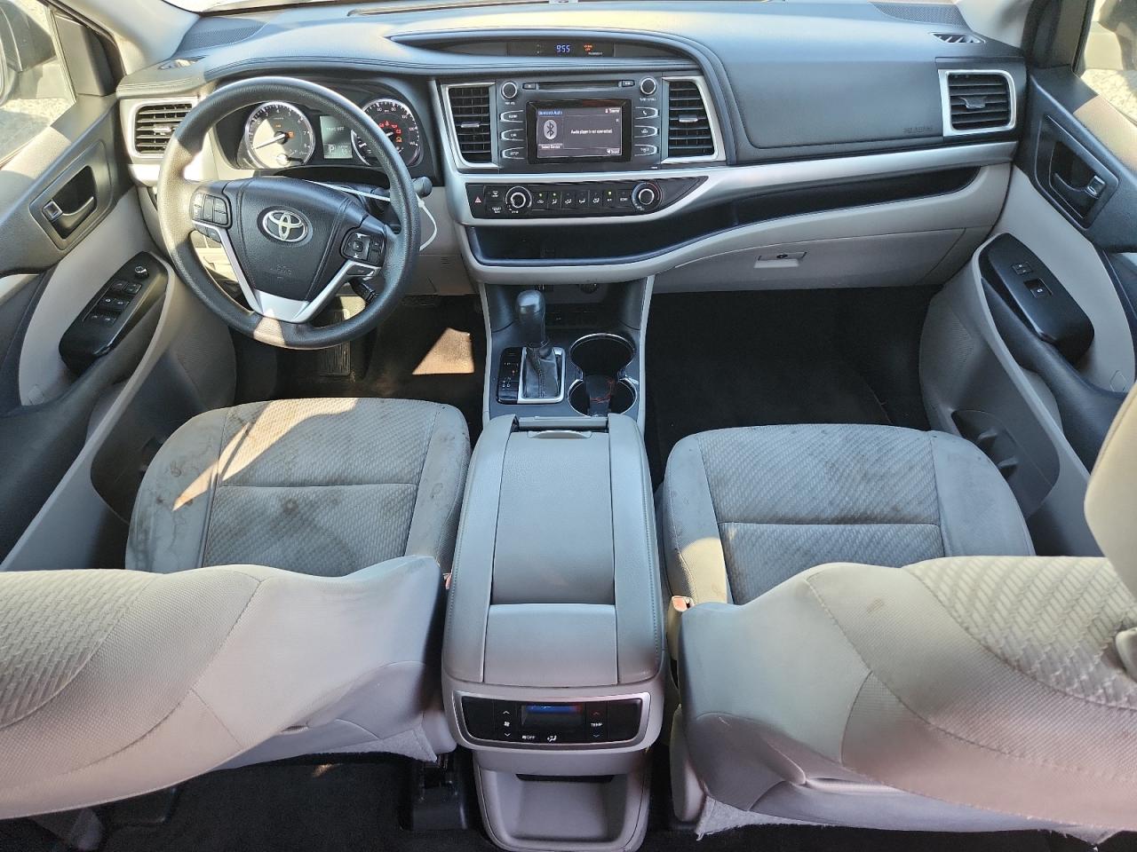 2014 Toyota Highlander Le Silver vin: 5TDZARFH4ES007138