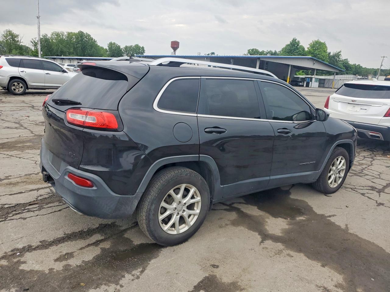 2015 Jeep Cherokee Latitude Black vin: 1C4PJMCS1FW757124