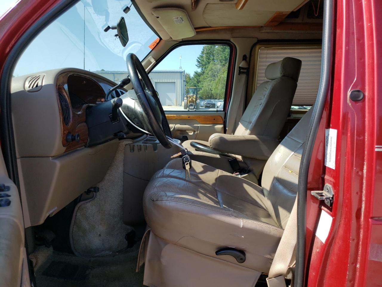 2001 Ford Econoline E150 Van Red vin: 1FDRE14W01HA25010