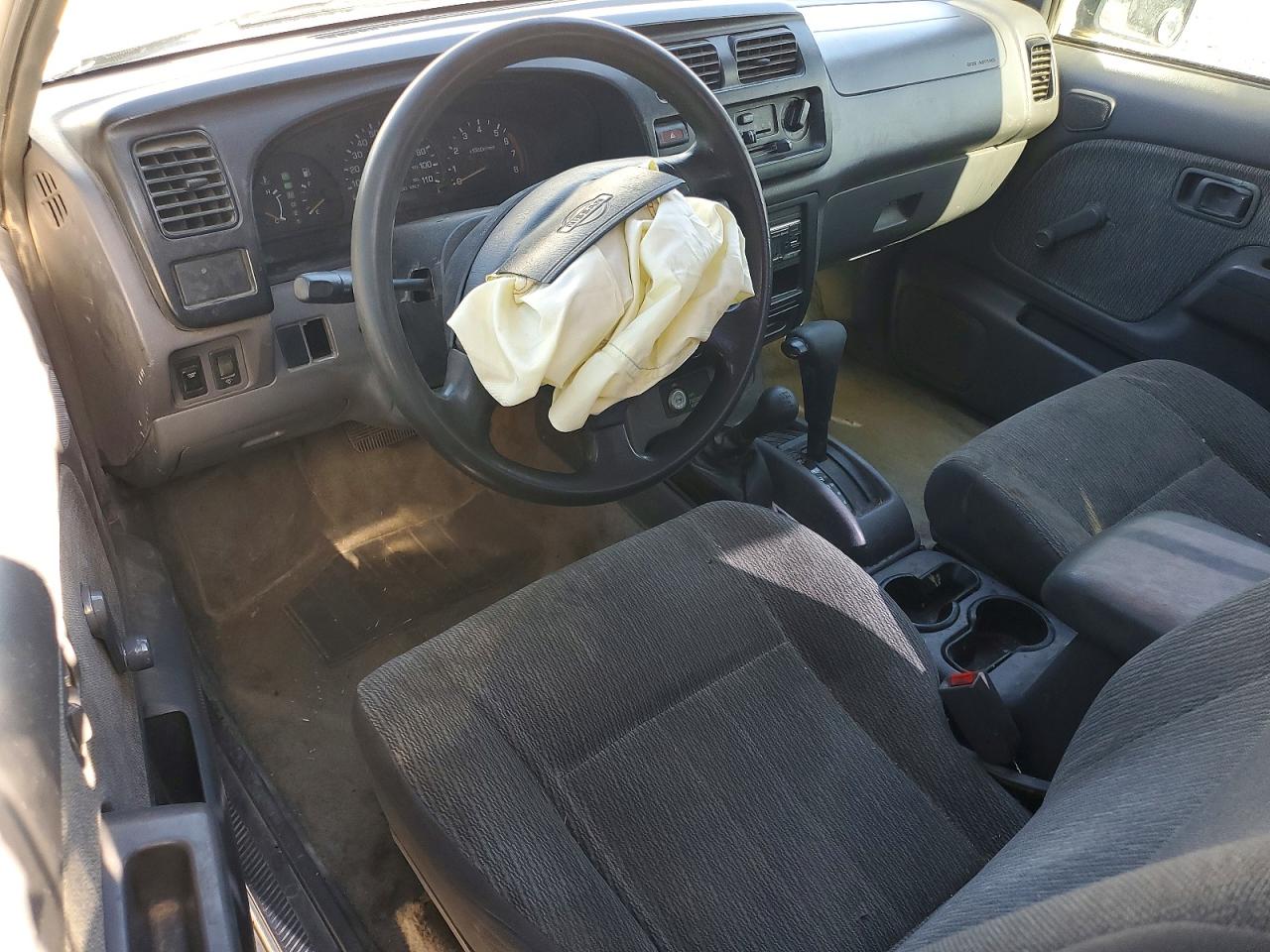 1999 Nissan Frontier Xe-v6 Silver vin: 1N6ED26Y2XC321983