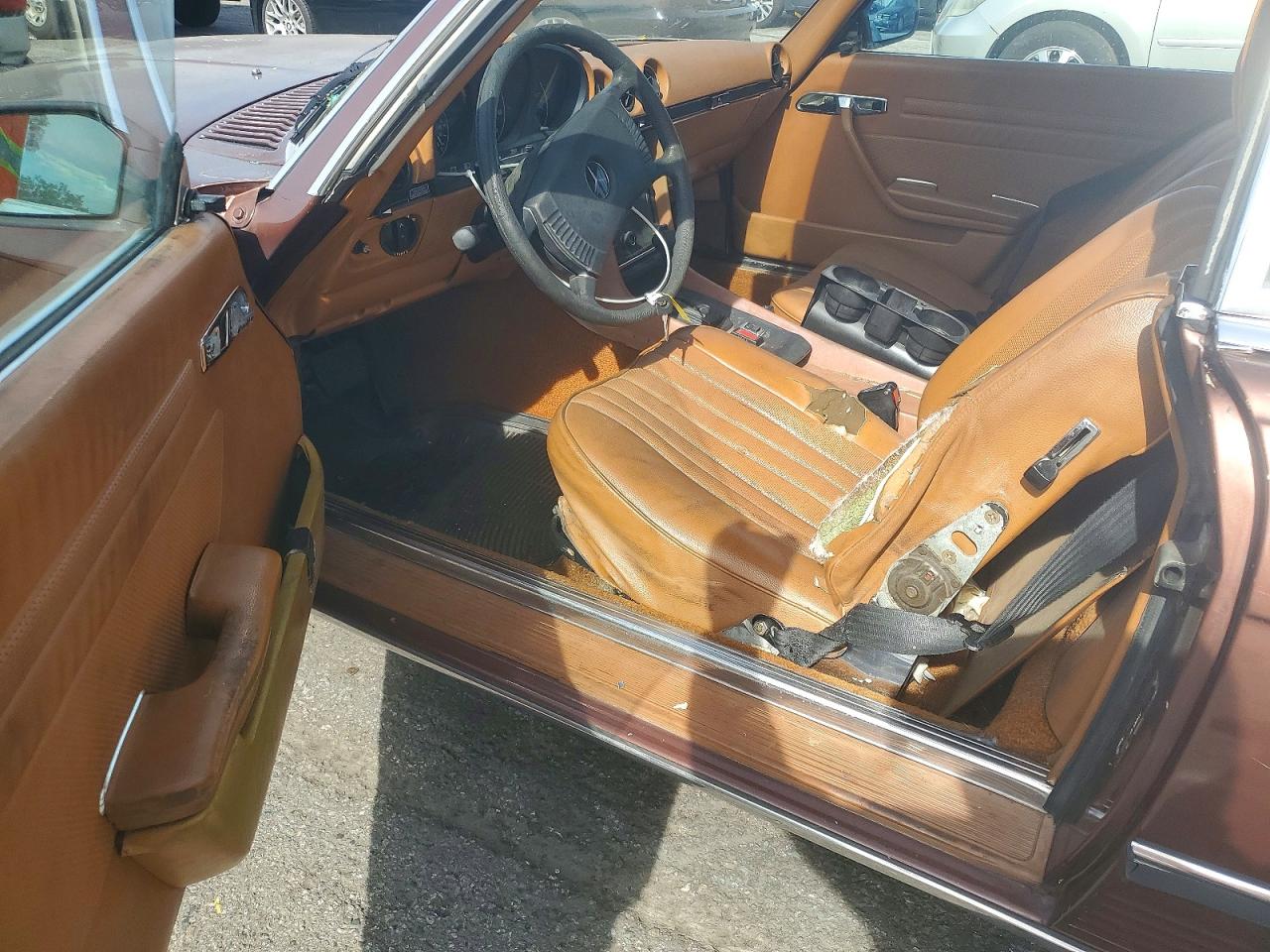 1977 Mercedes Benz 450 Коричневый vin: 10704412035605