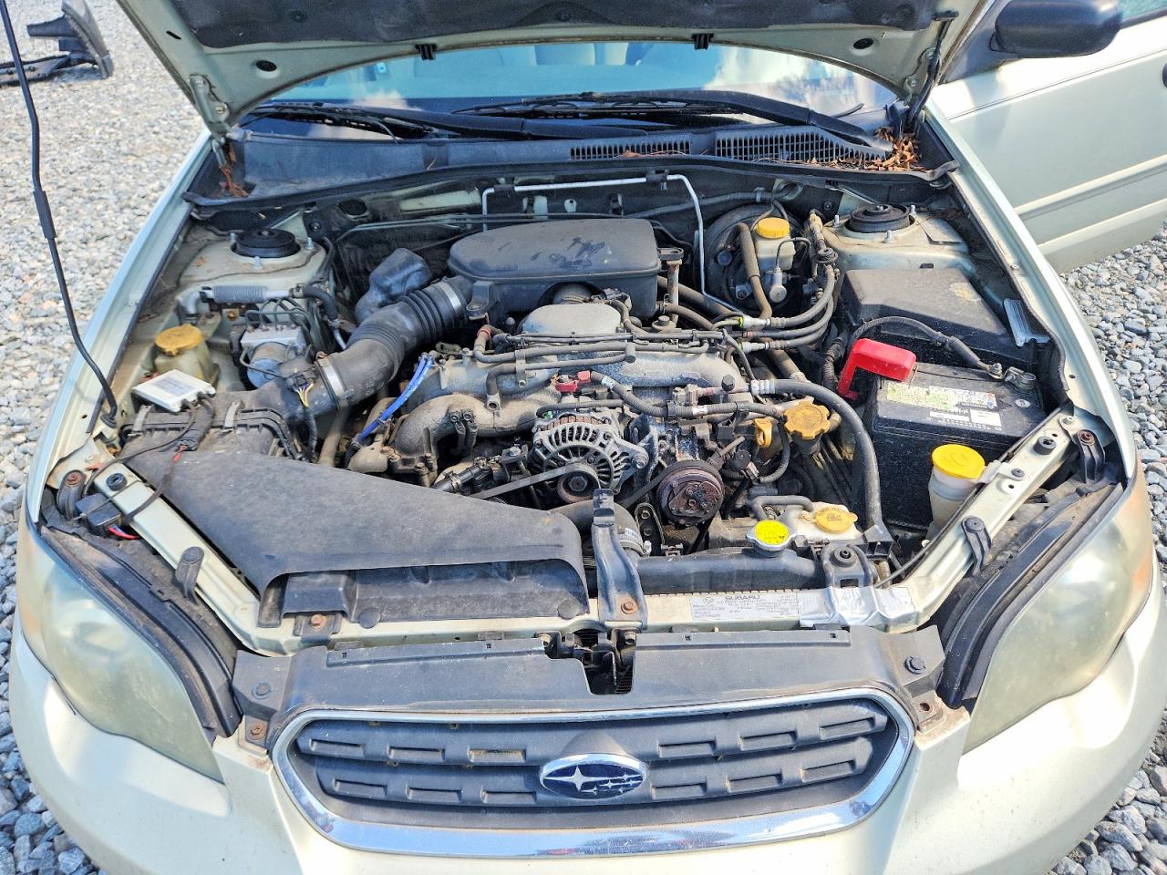 2005 Subaru Legacy Outback 2.5i Бежевый vin: 4S4BP61C457345039