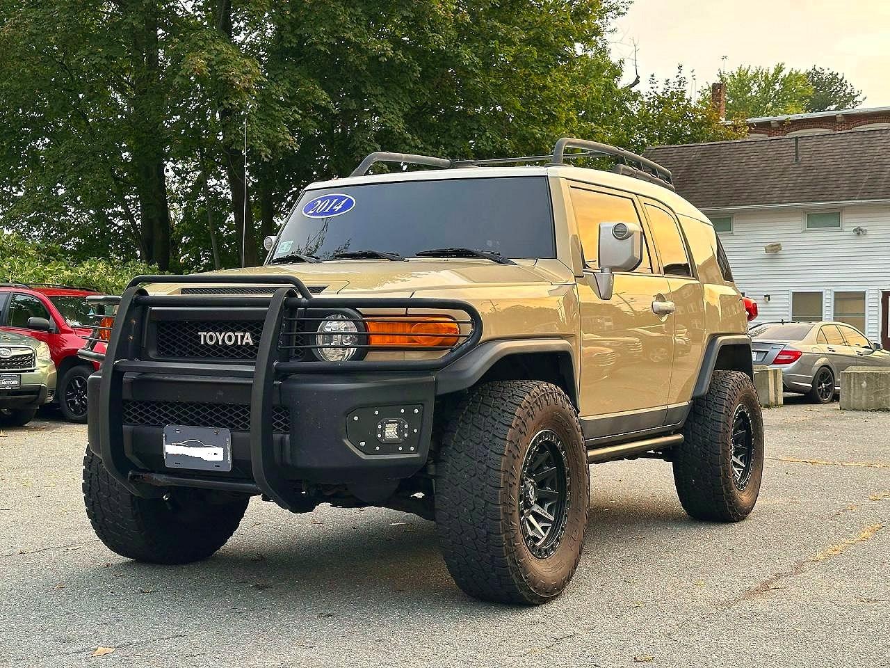 2014 Toyota Fj Cruiser Бежевый vin: JTEBU4BF0EK186023