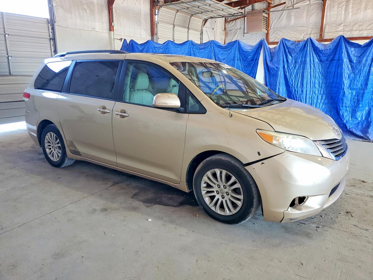 2013 Toyota Sienna Xle 8-passenger Gold vin: 5TDYK3DC6DS404703