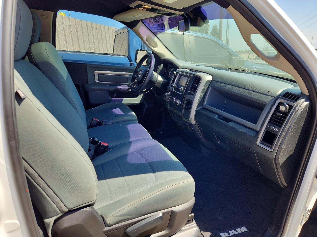 2015 Ram 1500 St White vin: 3C6JR6AG2FG698793