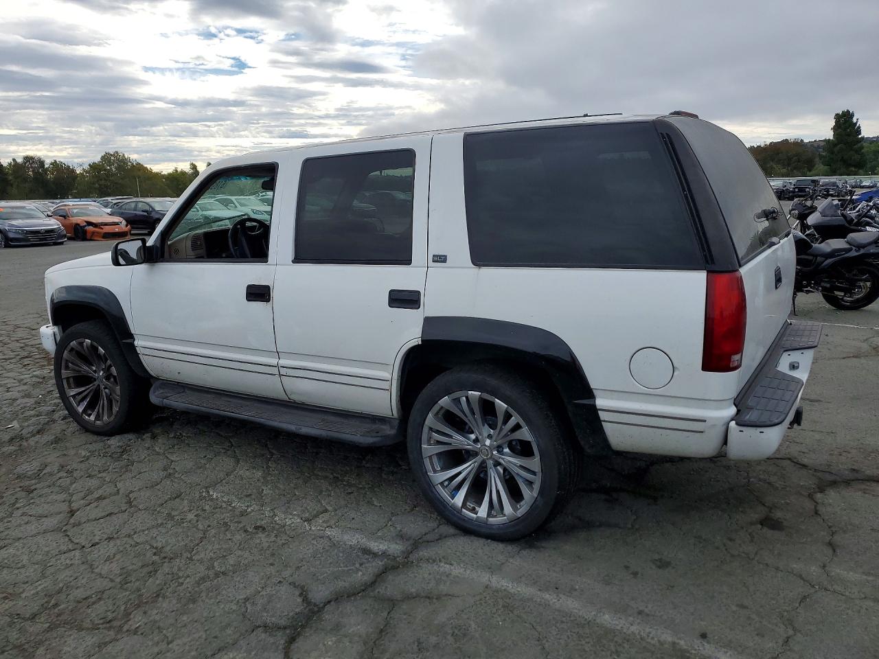 1997 Gmc Yukon White vin: 1GKEK13RXVJ715096