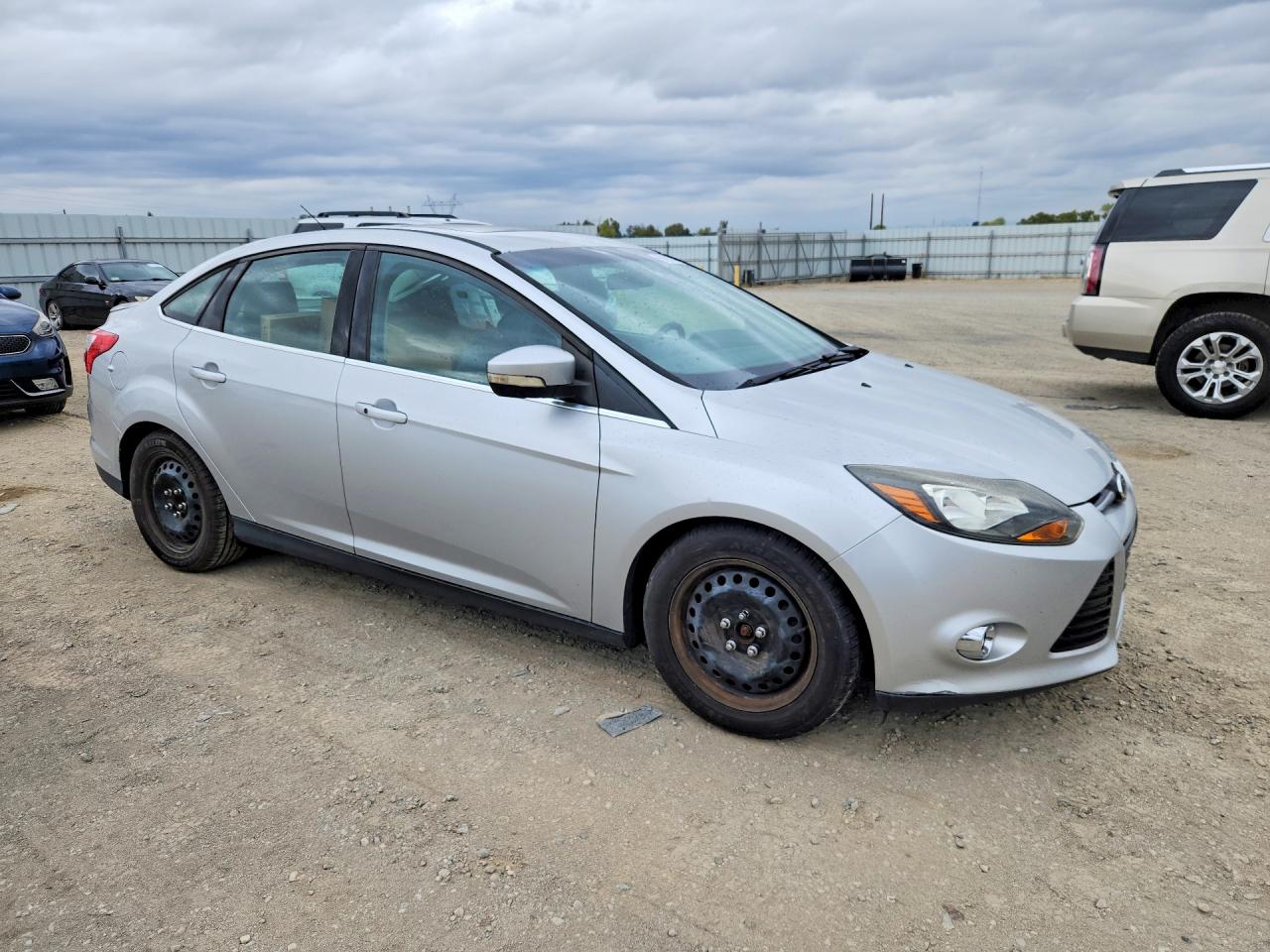2013 Ford Focus Titanium Silver vin: 1FADP3J25DL249340