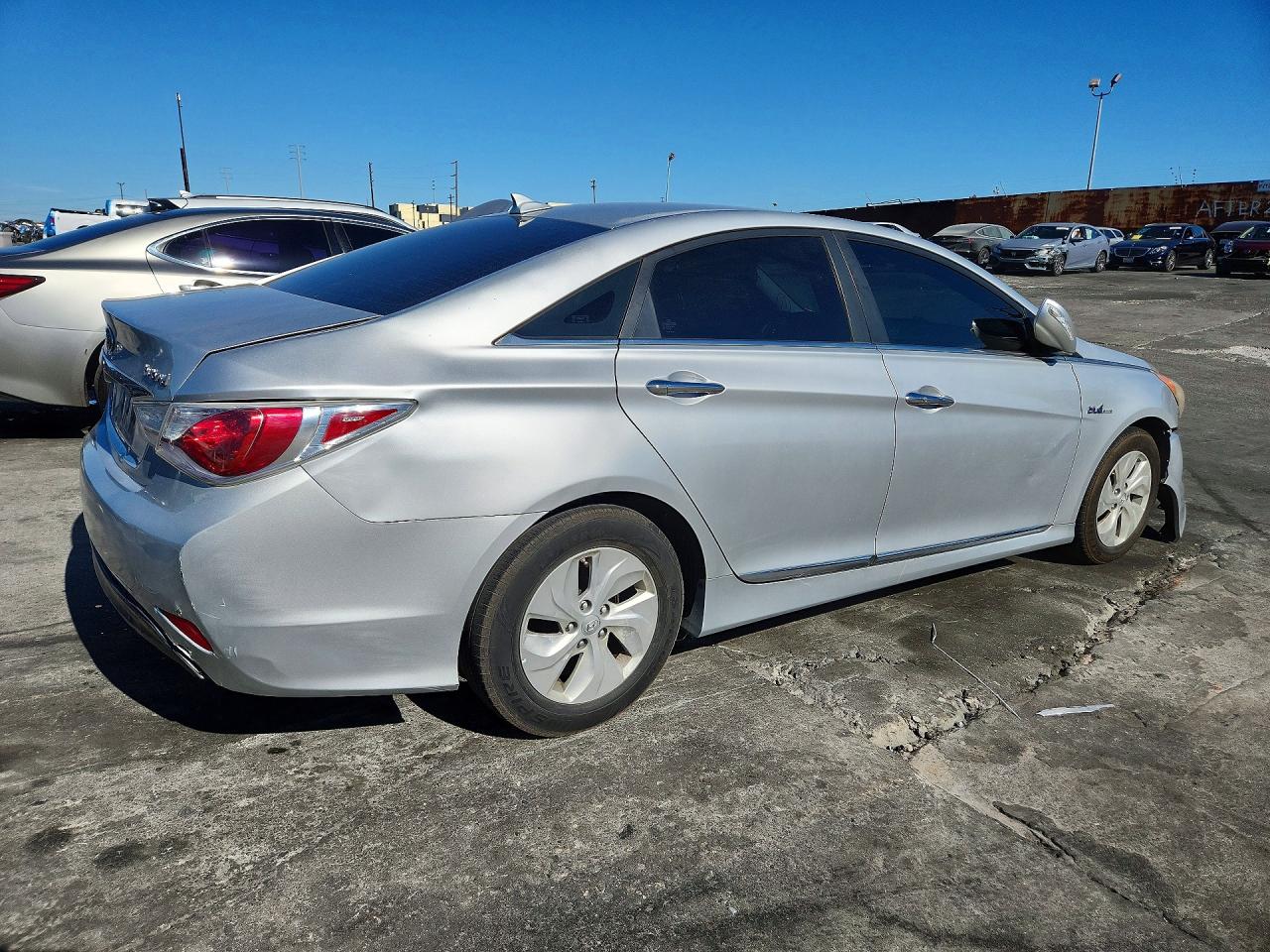 2013 Hyundai Sonata Hybrid Silver vin: KMHEC4A49DA065821