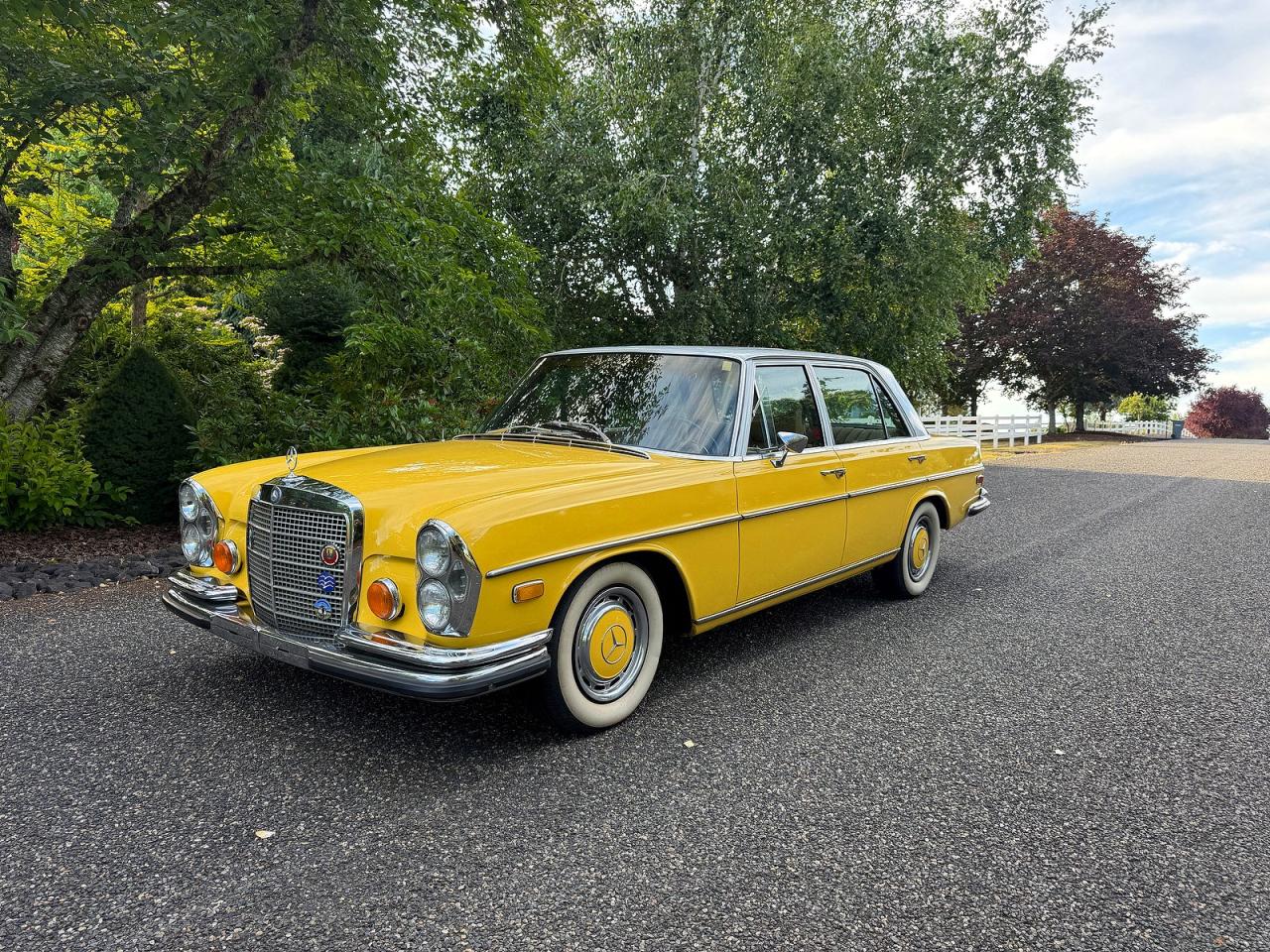 1973 Mercedes-benz 280sel 4.5 Two Tone vin: 10806812021193