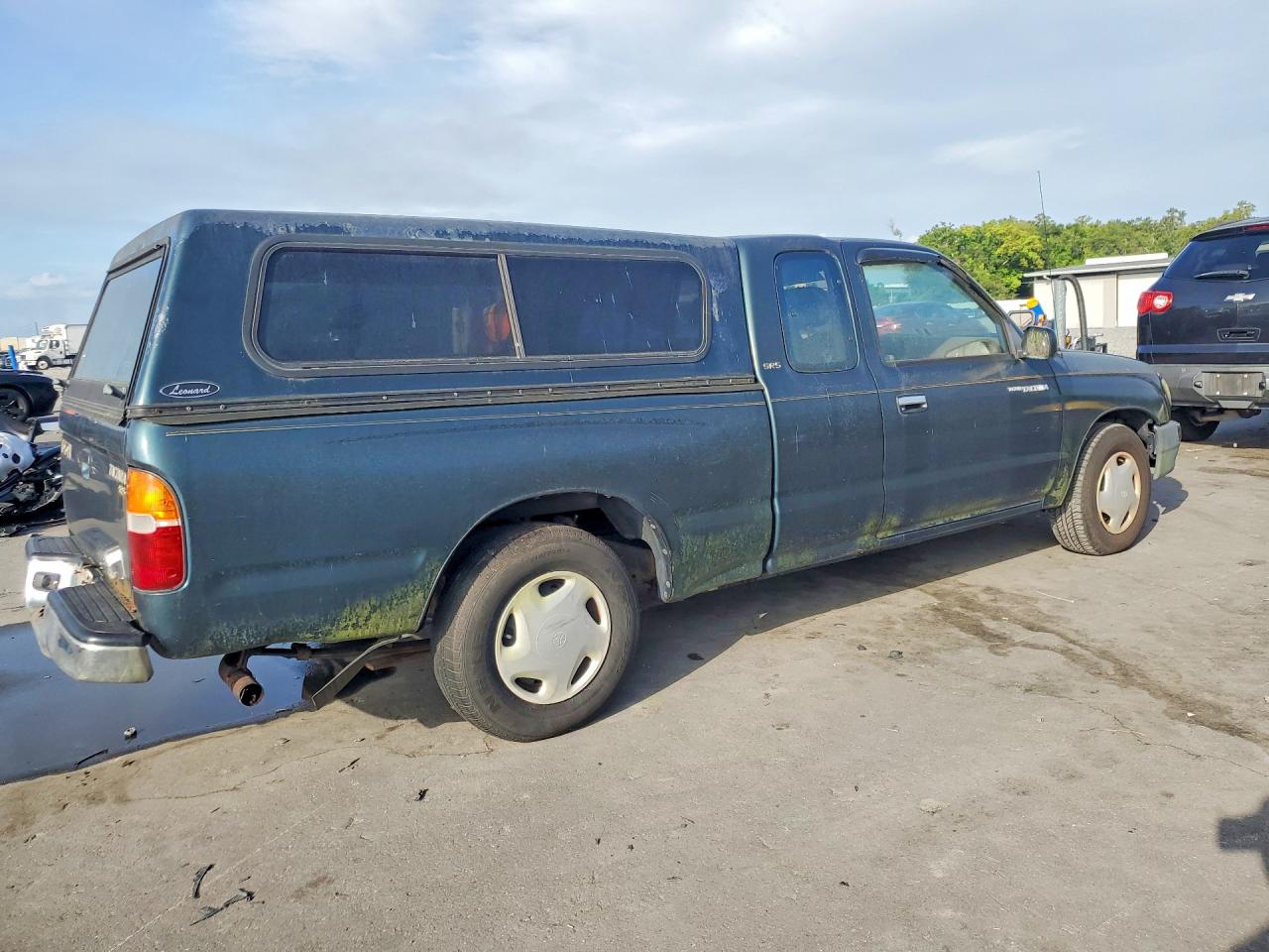 1998 Toyota Tacoma Base Green vin: 4TAVL52N4WZ038575