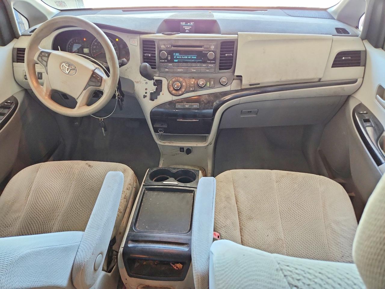 2011 Toyota Sienna Le Серый vin: 5TDKK3DC2BS063593