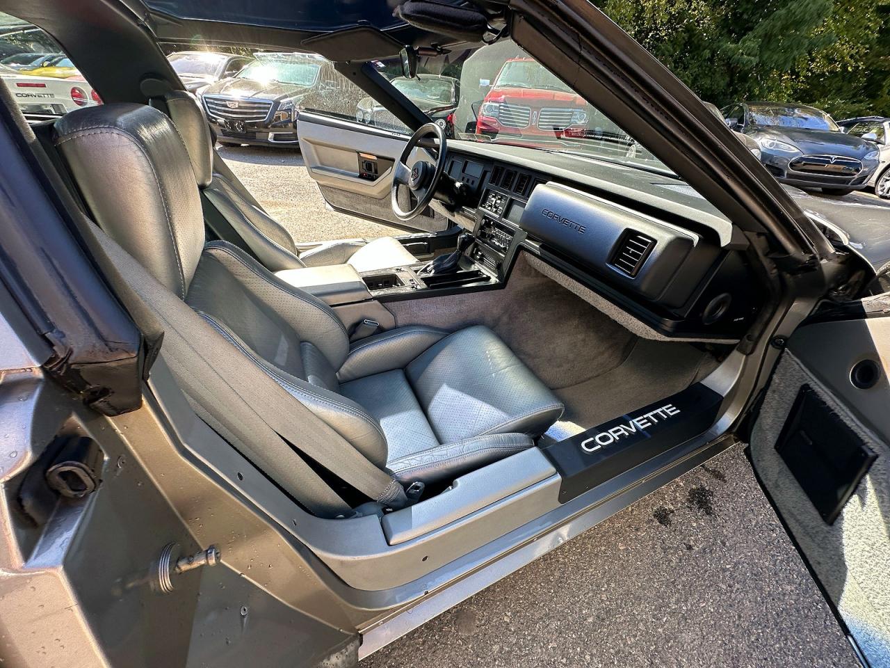 1984 Chevrolet Corvette Gray vin: 1G1AY0780E5147284