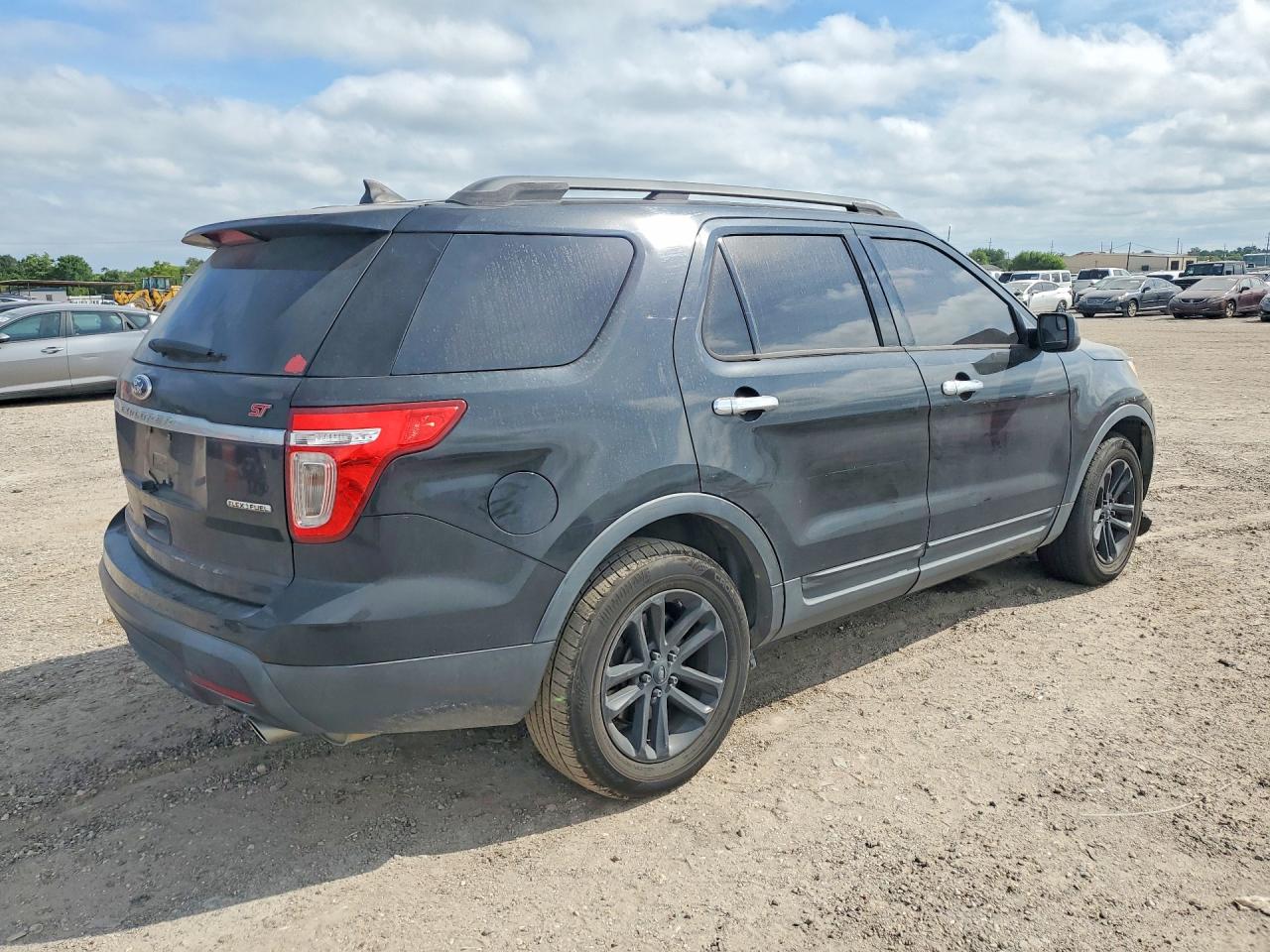 2015 Ford Explorer Cream vin: 1FM5K7B89FGA13661