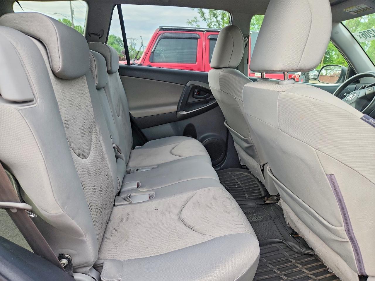 2010 Toyota Rav4 Base Silver vin: JTMZF4DV8AD026777