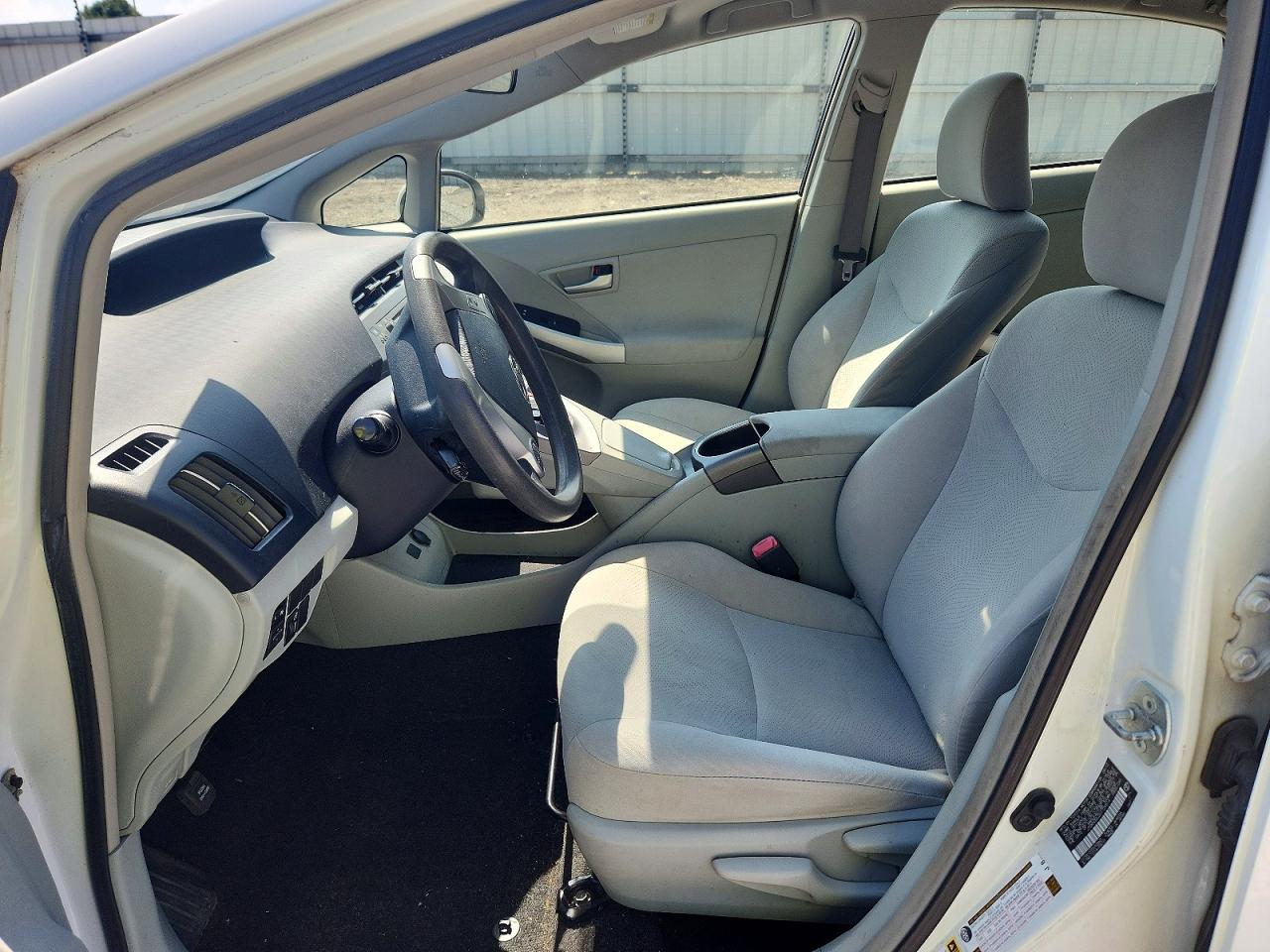 2013 Toyota Prius Two White vin: JTDKN3DU2D1729514