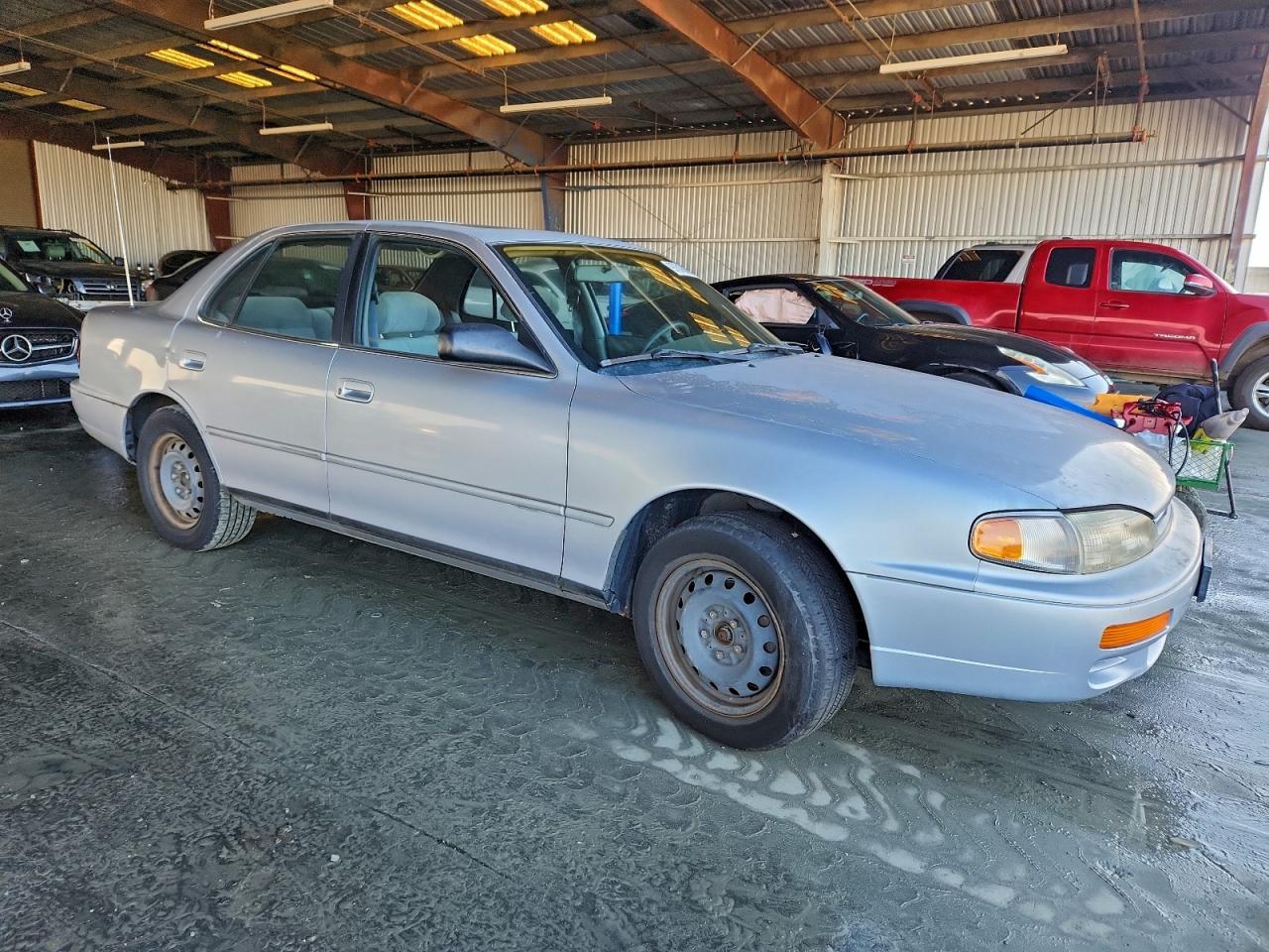 1996 Toyota Camry Le Silver vin: JT2BF12K0T0139893