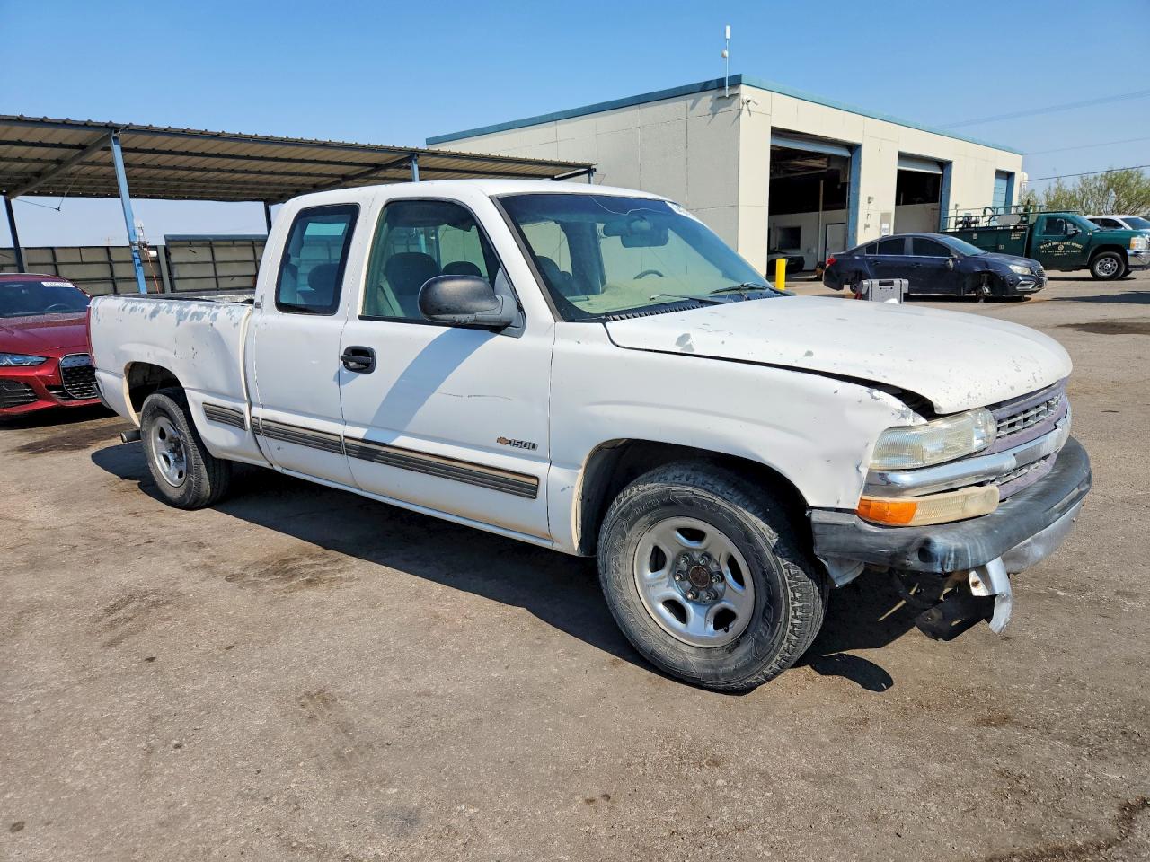 2000 Chevrolet Silverado C1500 White vin: 2GCEC19W1Y1310863