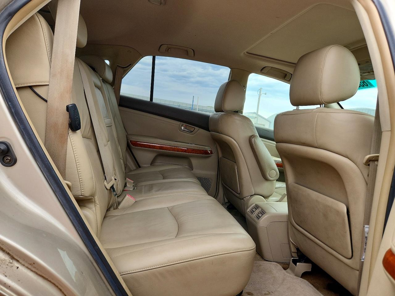 2004 Lexus Rx 330 Gold vin: JTJHA31U540047742