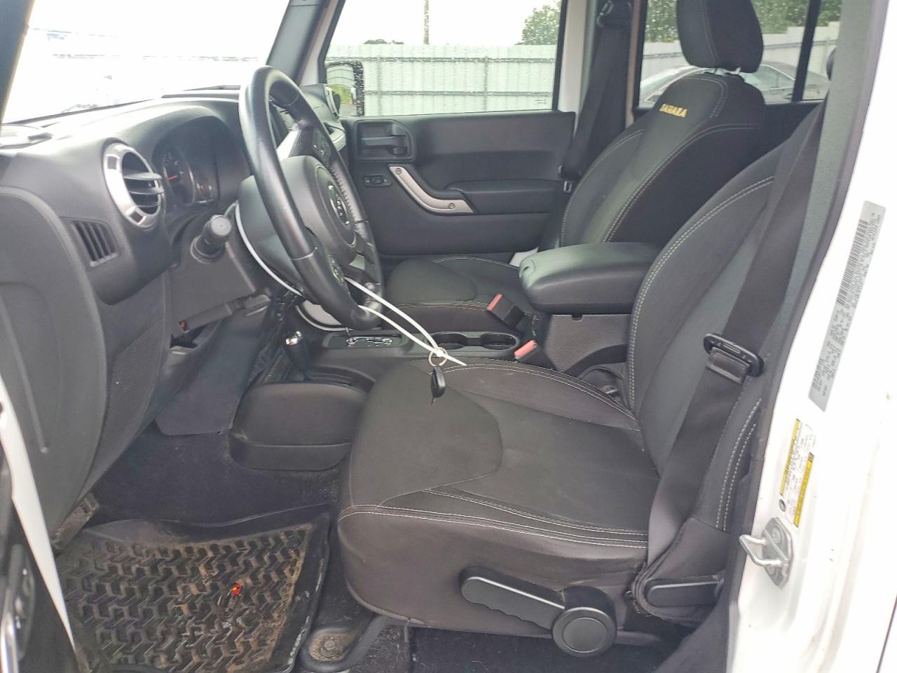 2015 Jeep Wrangler Unlimited Sahara Белый vin: 1C4BJWEG6FL624777