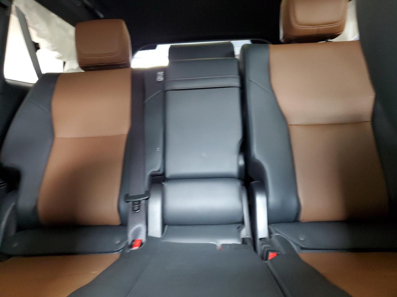 2024 Lexus Gx 550 Premium/premium+ Белый vin: JTJTBCDXXR5023847