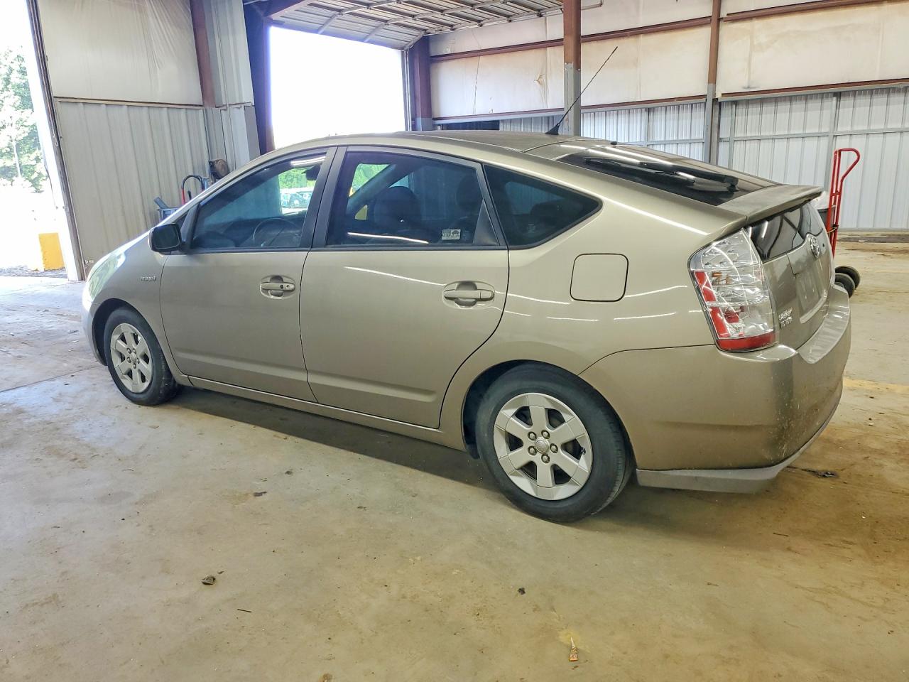 2008 Toyota Prius Base Gold vin: JTDKB20U683361986