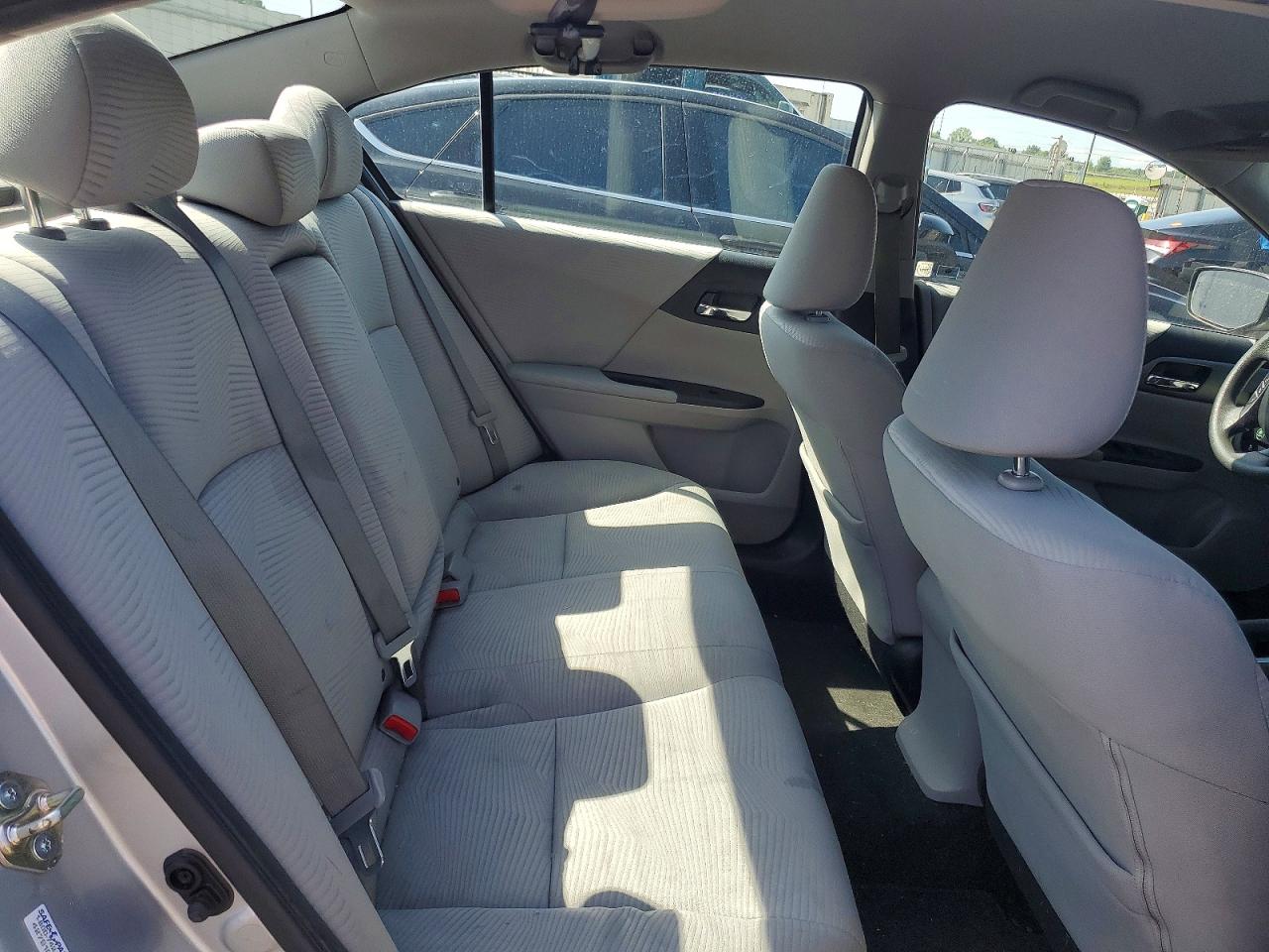 2015 Honda Accord Lx Silver vin: 1HGCR2F30FA176552