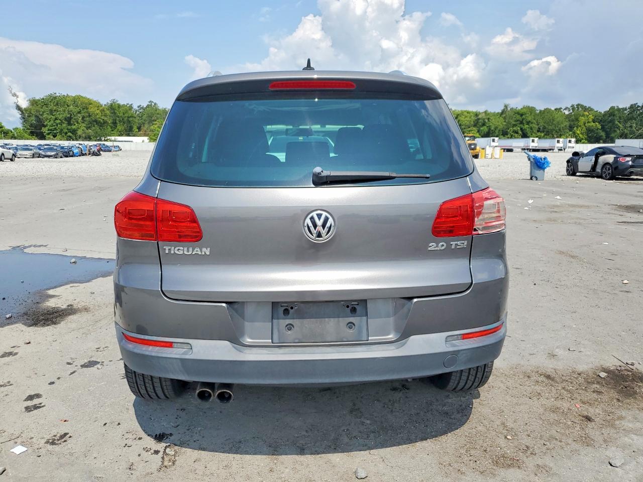 2015 Volkswagen Tiguan S Gray vin: WVGAV7AX7FW516013