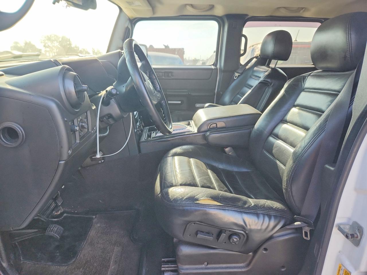 2007 Hummer H2 White vin: 5GRGN23U17H100516