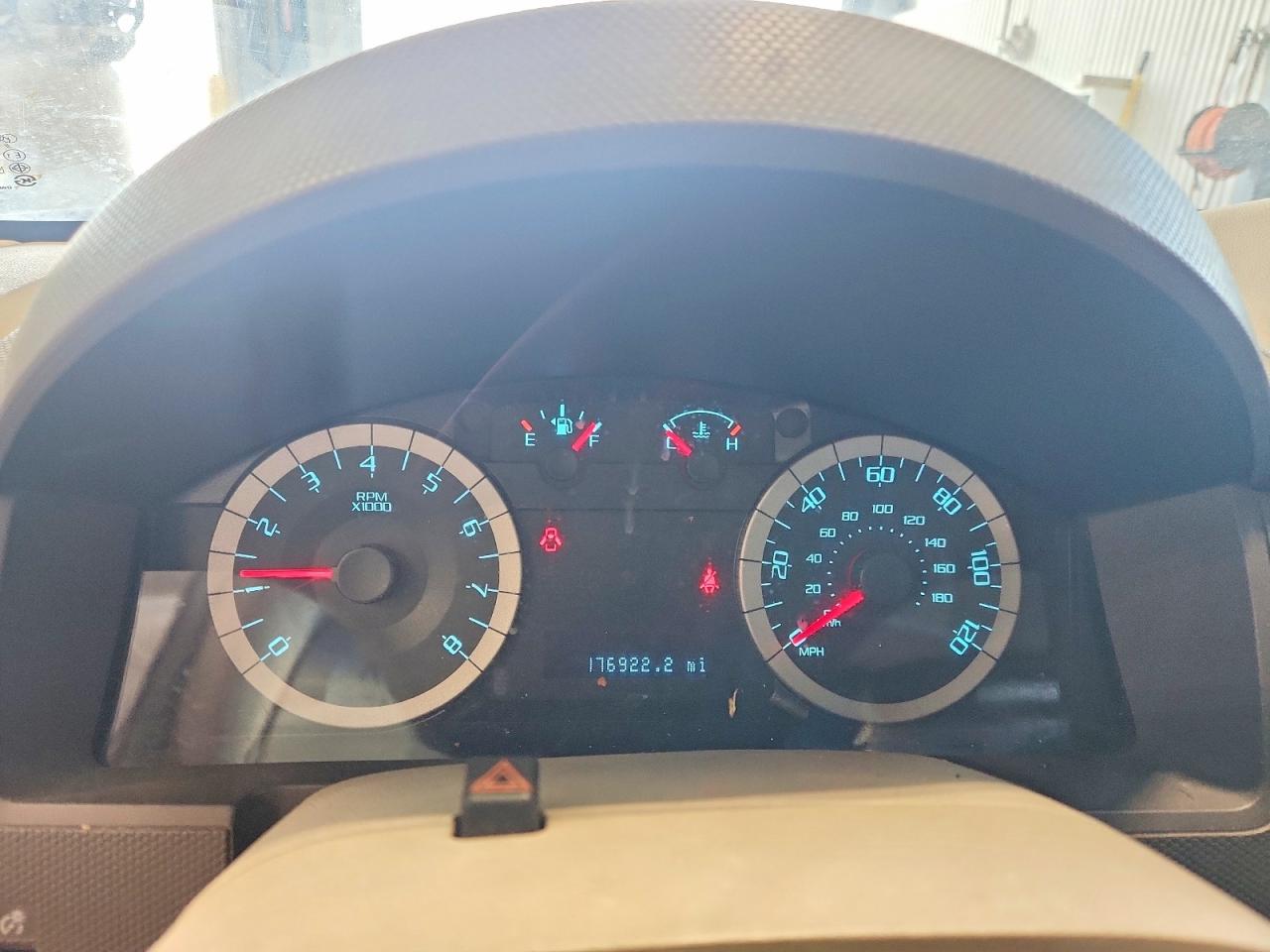 2010 Ford Escape Xlt White vin: 1FMCU9DG8AKC35177
