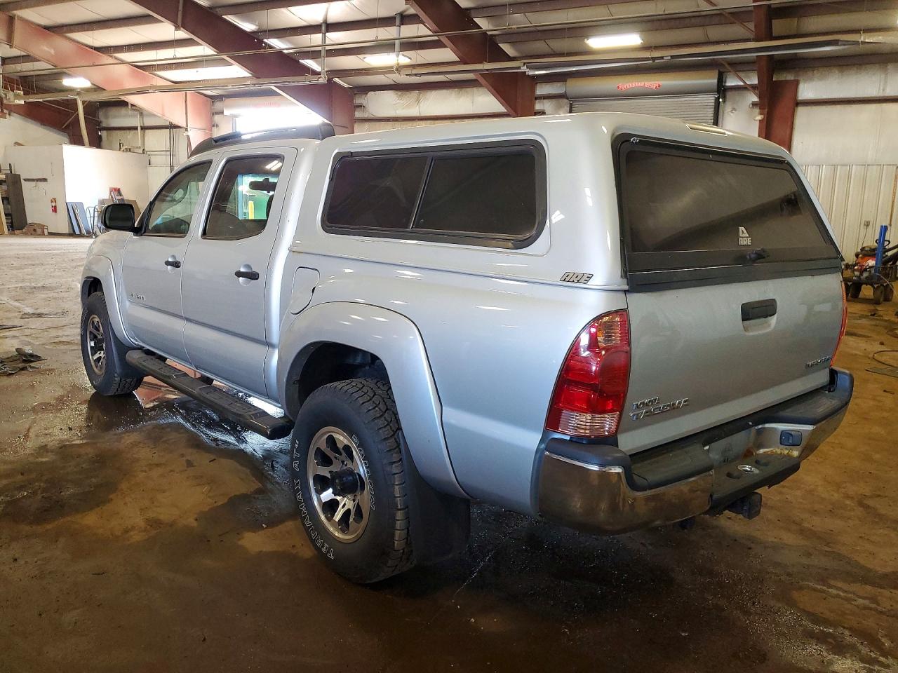 2005 Toyota Tacoma Double Cab Silver vin: 5TELU42N15Z096844