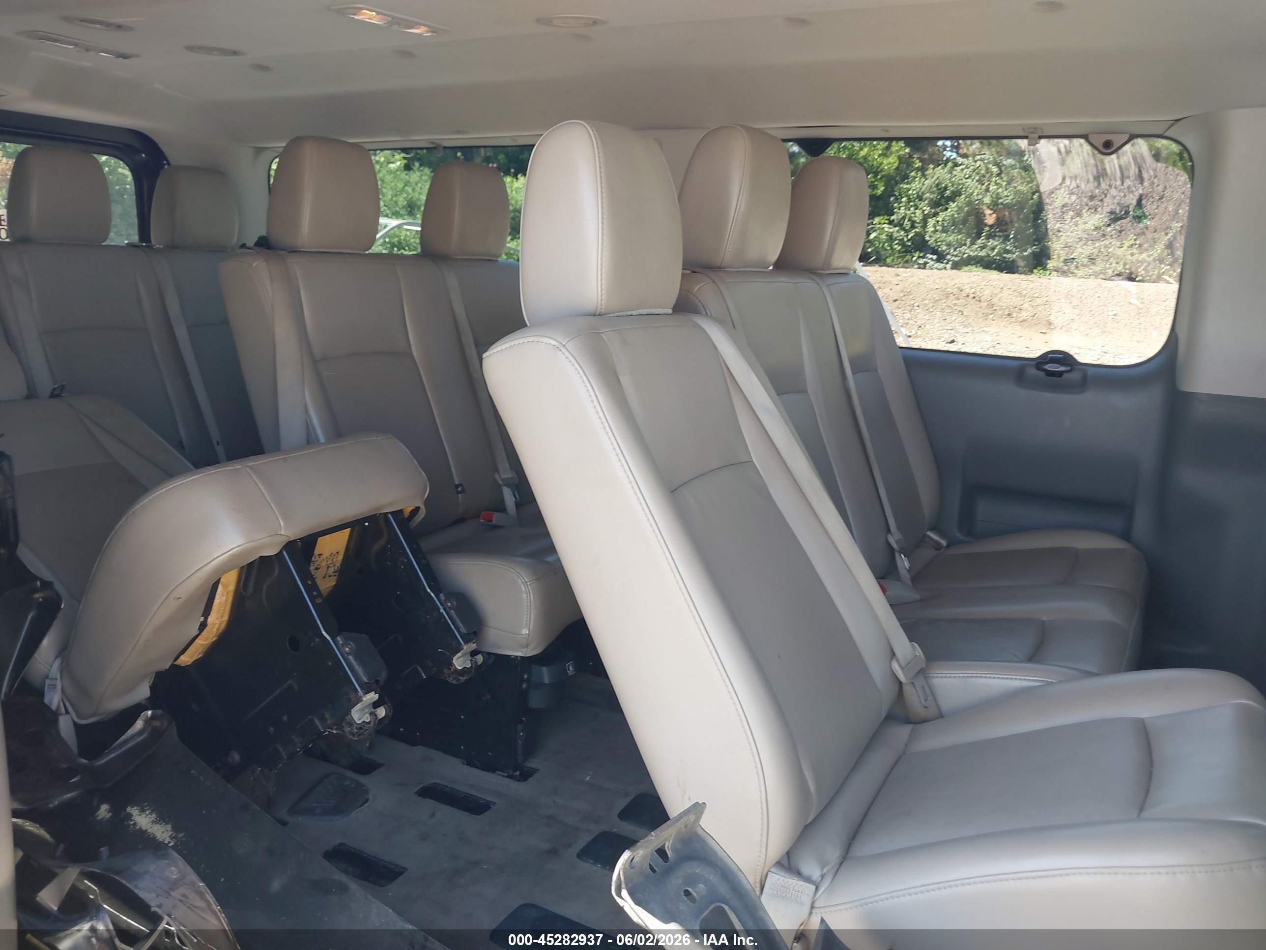 2013 Nissan Nv Passenger Nv3500 Hd Sl V8 Burgundy vin: 5BZAF0AA0DN201870