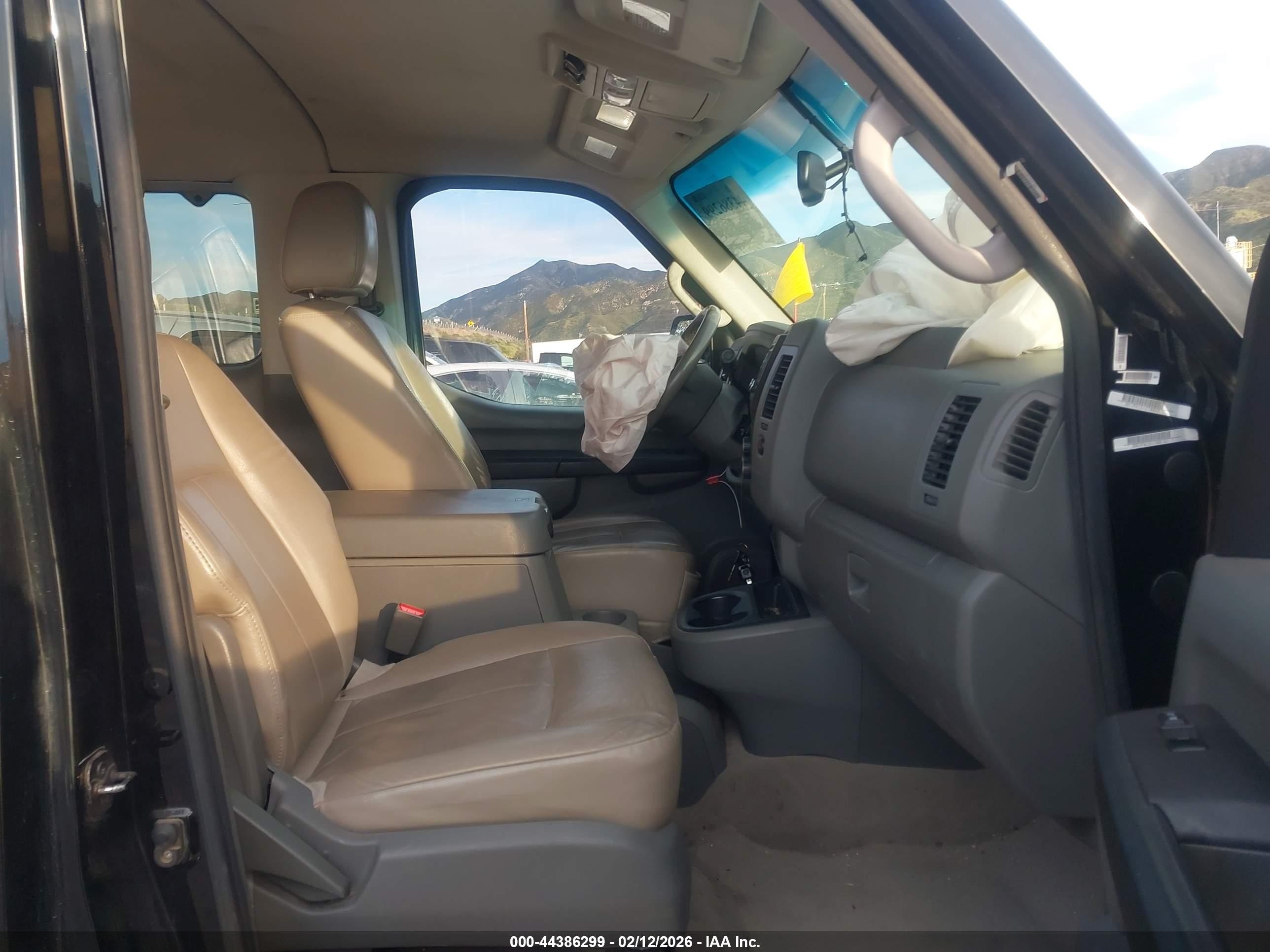 2015 Nissan Nv Passenger Nv3500 Hd Sl V8 Black vin: 5BZAF0AA1FN850600