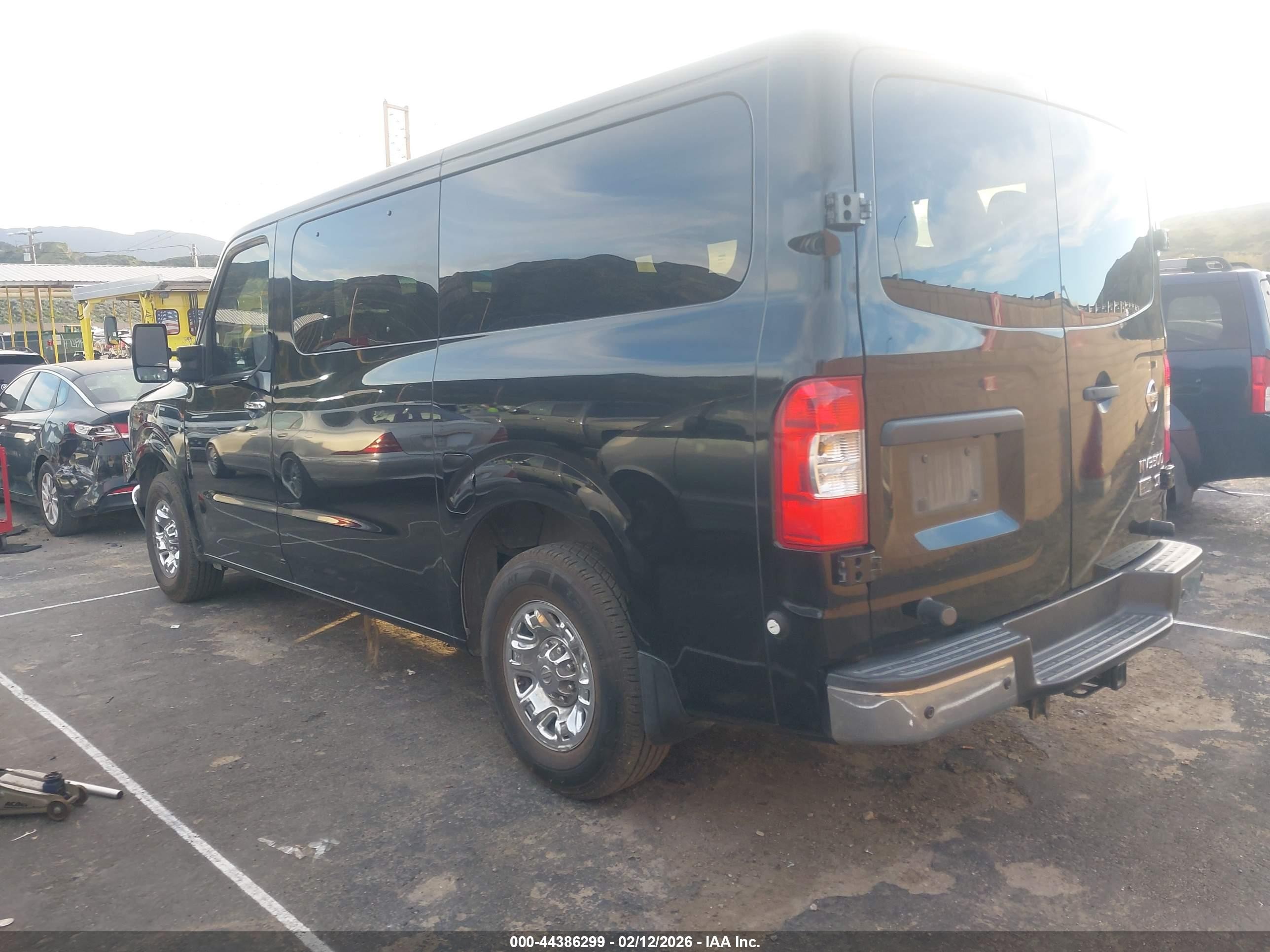 2015 Nissan Nv Passenger Nv3500 Hd Sl V8 Black vin: 5BZAF0AA1FN850600