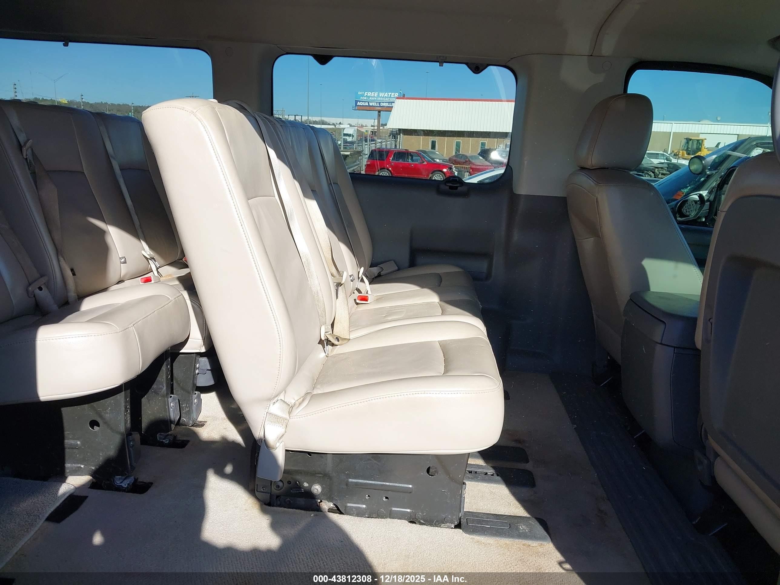 2013 Nissan Nv Passenger Nv3500 Hd Sl V8 Gray vin: 5BZAF0AA3DN201085