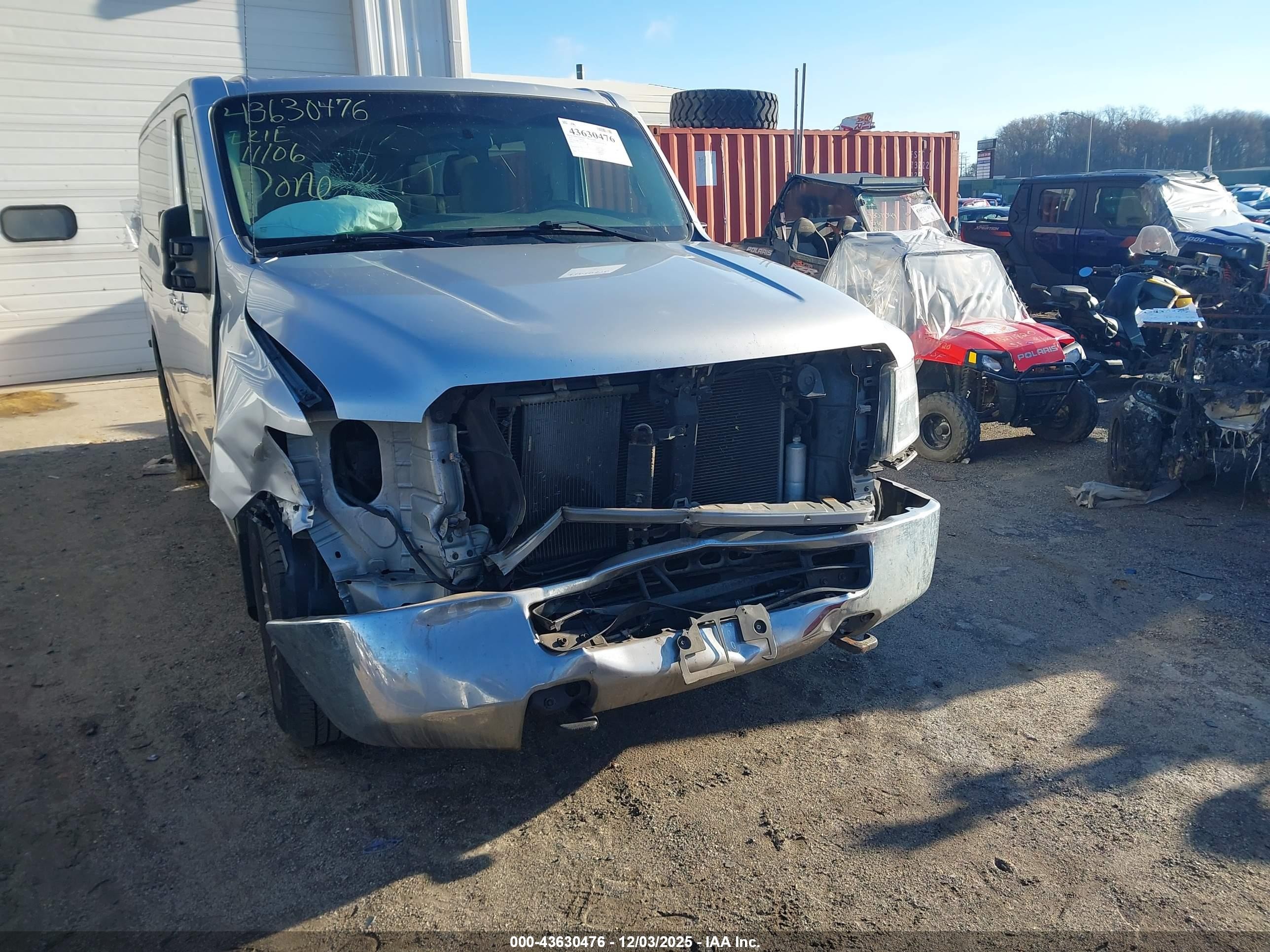 2015 Nissan Nv Passenger Nv3500 Hd Sv V8 Gray vin: 5BZAF0AA4FN852230