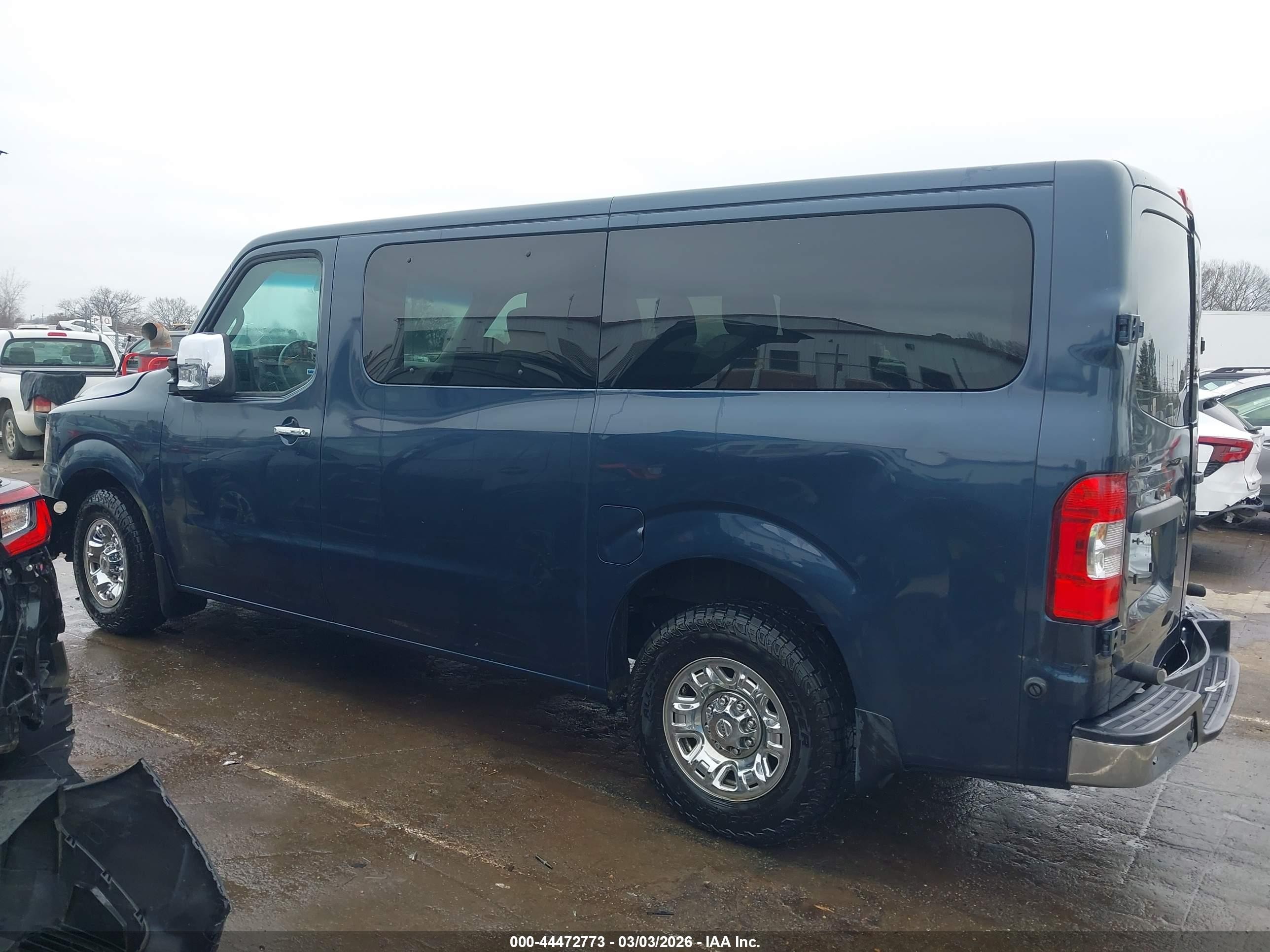 2015 Nissan Nv Passenger Nv3500 Hd Sl V8 Blue vin: 5BZAF0AA6FN850463