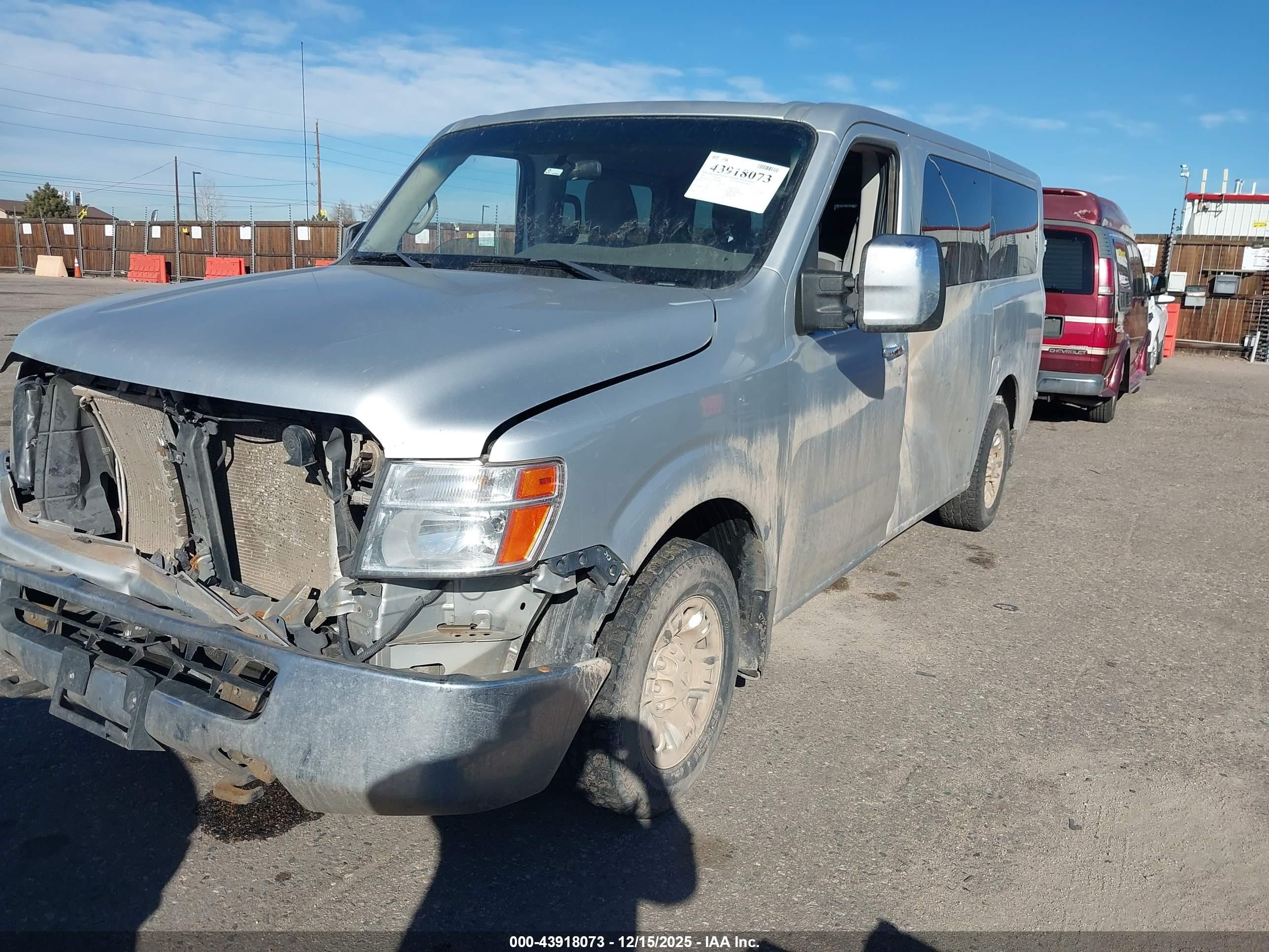 2015 Nissan Nv Passenger Nv3500 Hd Sv V8 Silver vin: 5BZAF0AA7FN850004