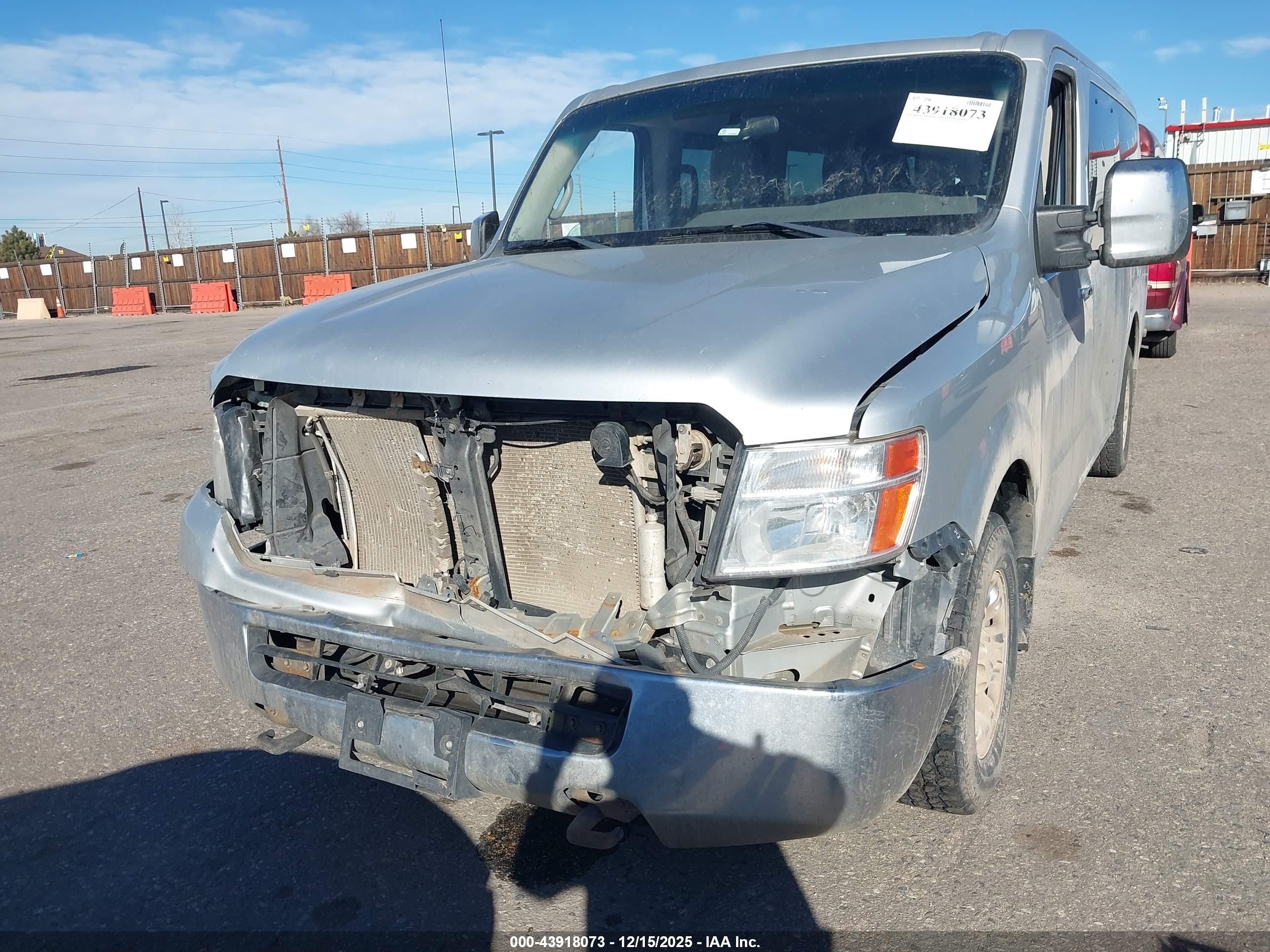 2015 Nissan Nv Passenger Nv3500 Hd Sv V8 Silver vin: 5BZAF0AA7FN850004